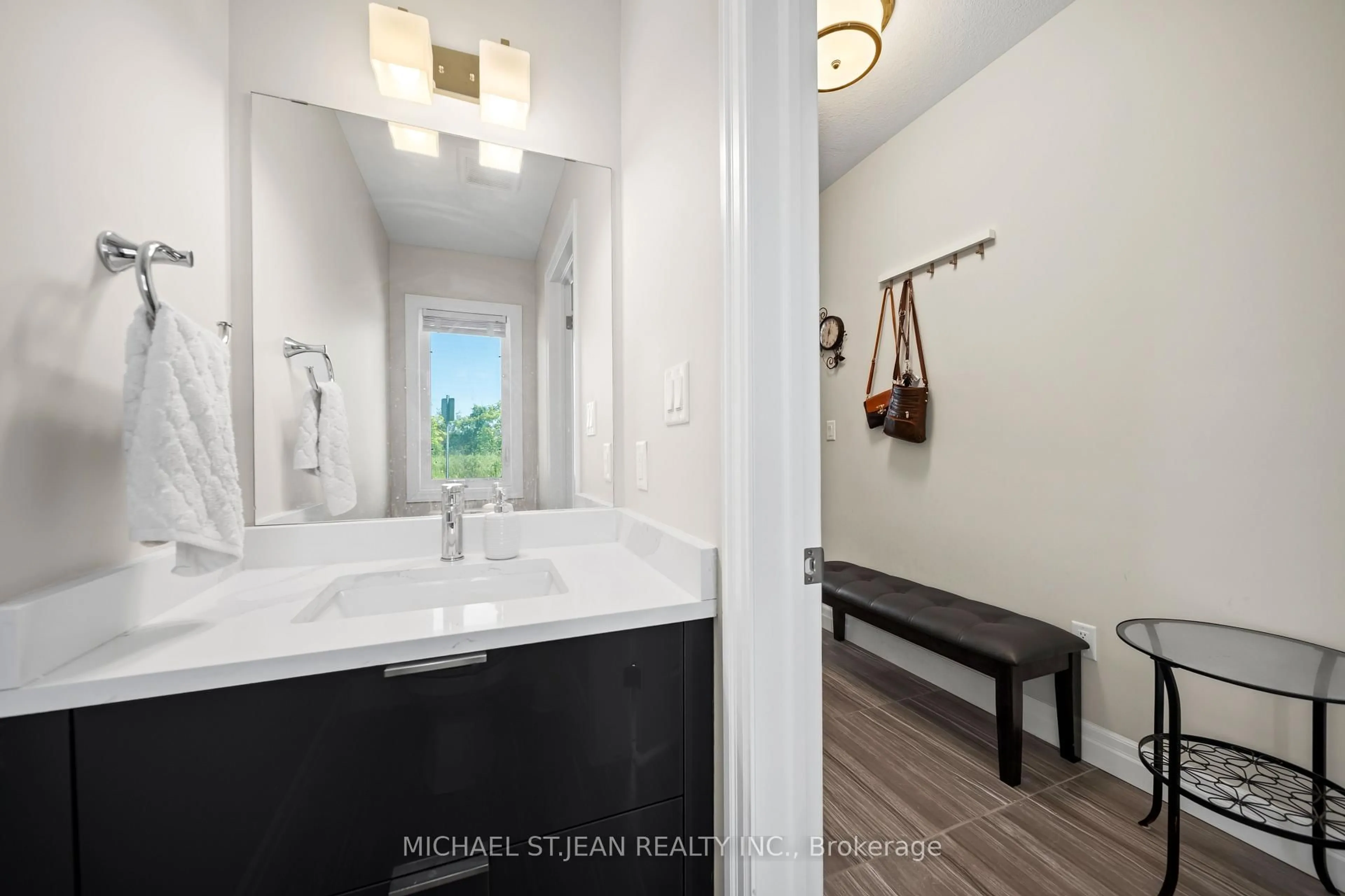Standard bathroom, ceramic/tile floor for 811 Sarnia Rd #18, London North Ontario N6H 0K3