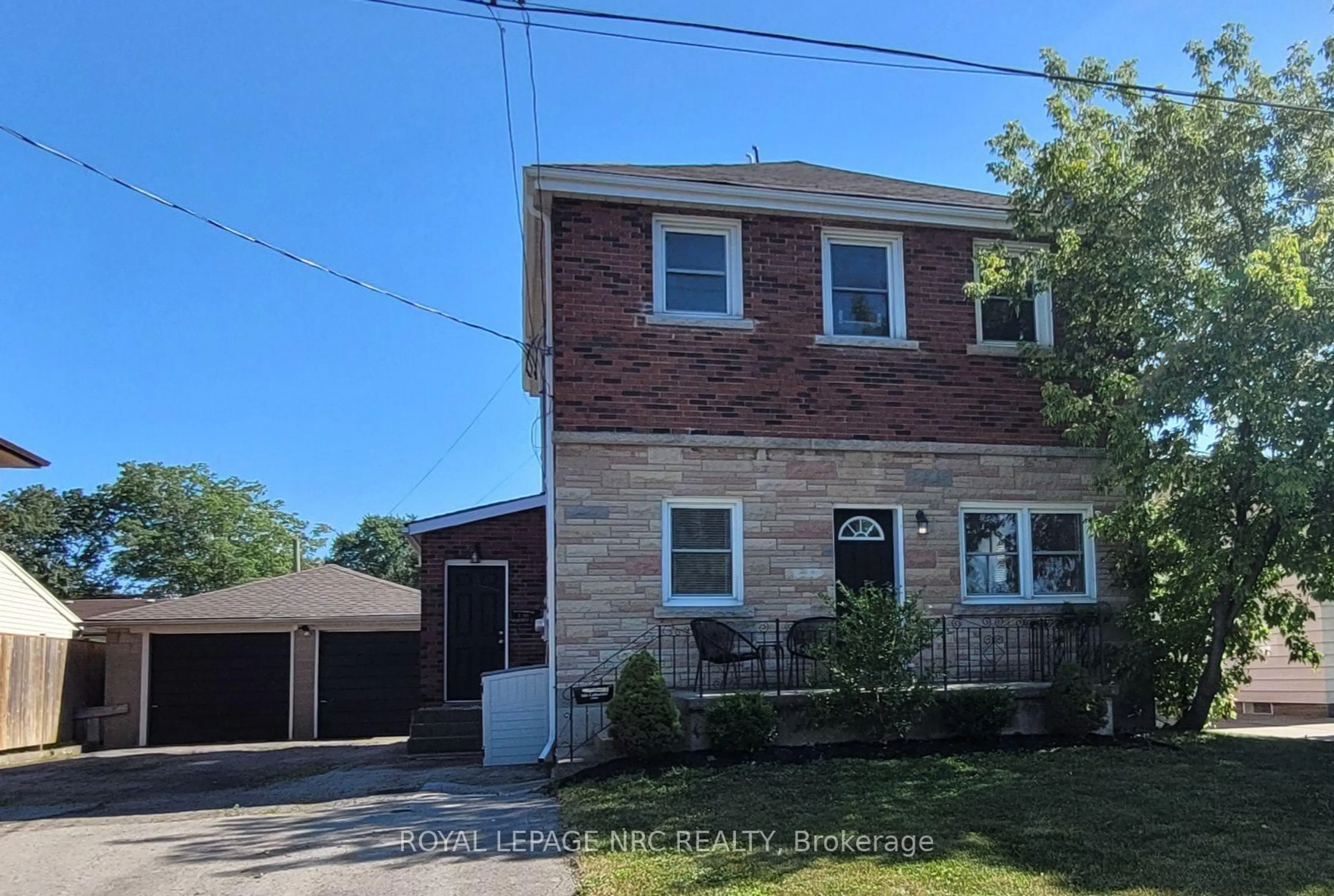 Home with brick exterior material, street for 185 Catherine St, Fort Erie Ontario L2A 2J4