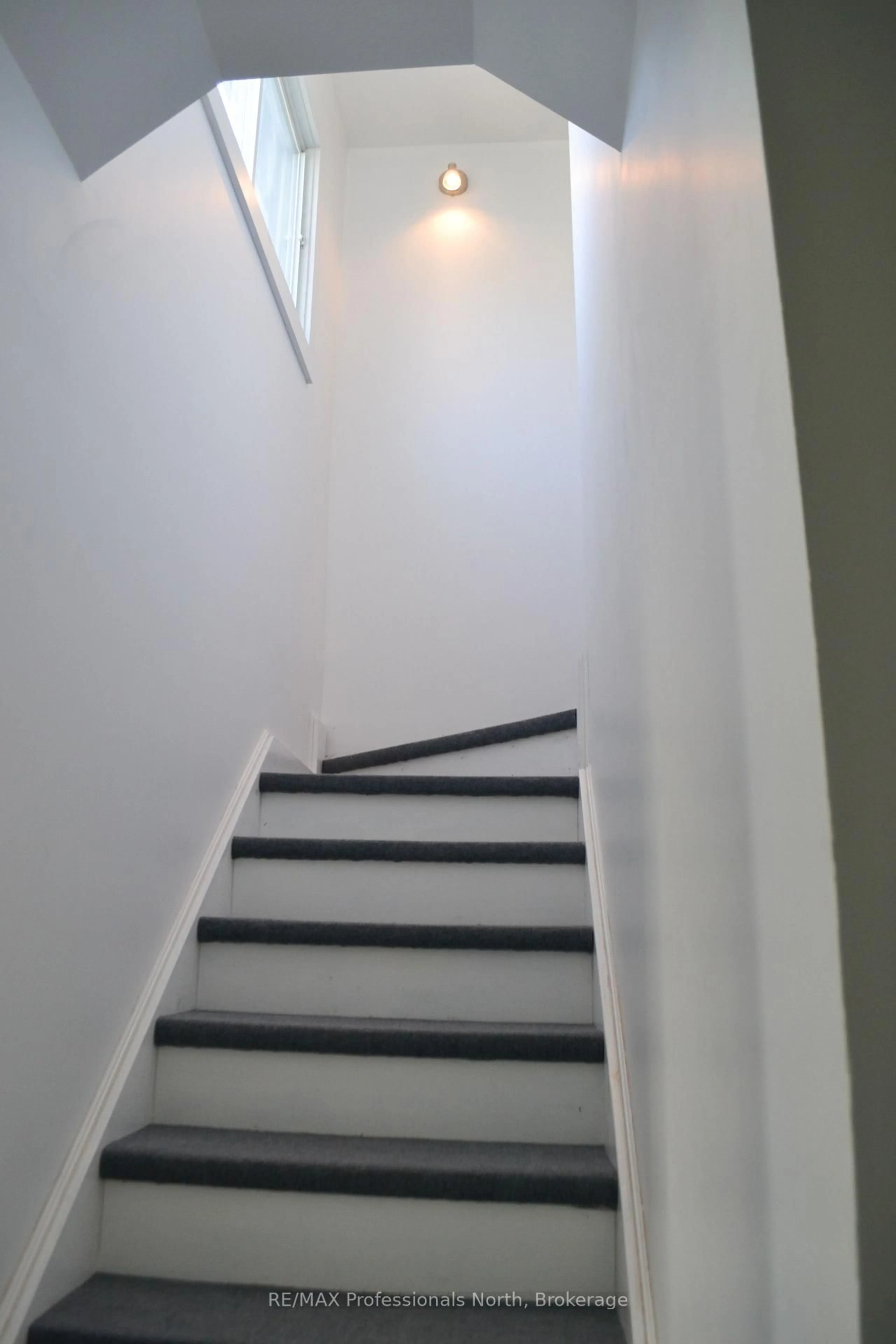 Stairs for 14 Princess St, Huntsville Ontario P1H 1P2