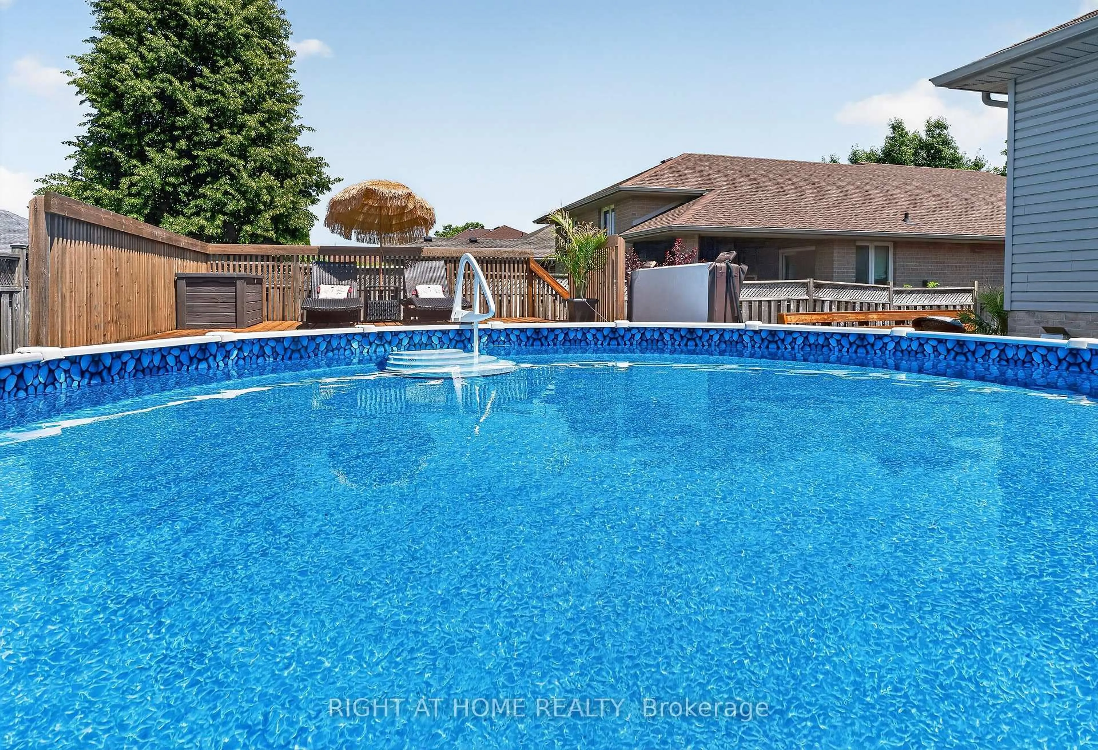 Pool for 10 Galbraith Crt, St. Thomas Ontario N5R 6G8