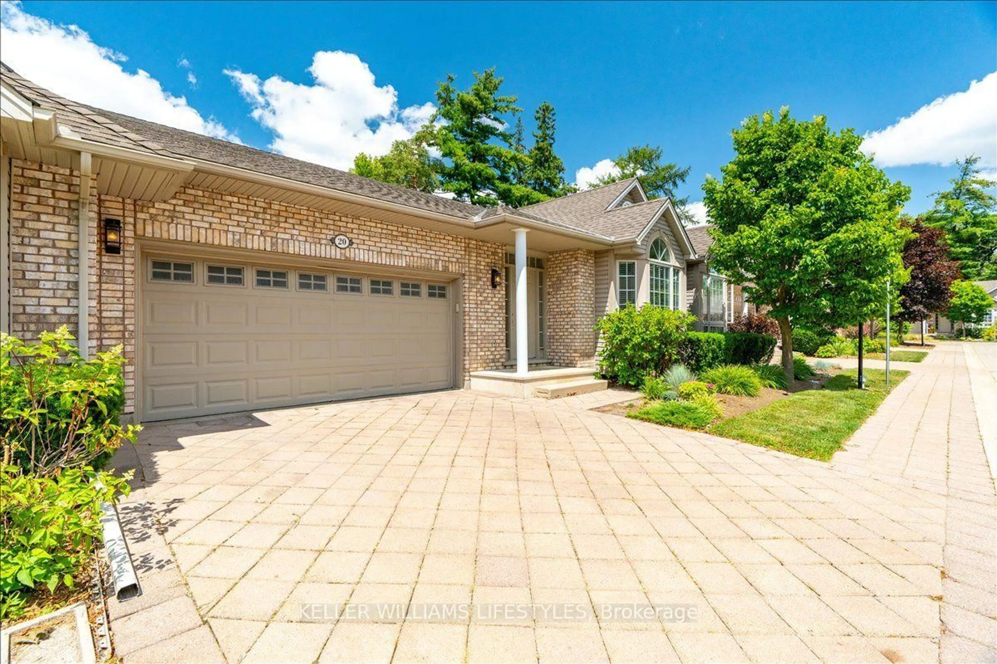 Unknown for 1574 Richmond St #20, London North Ontario N6G 5H7