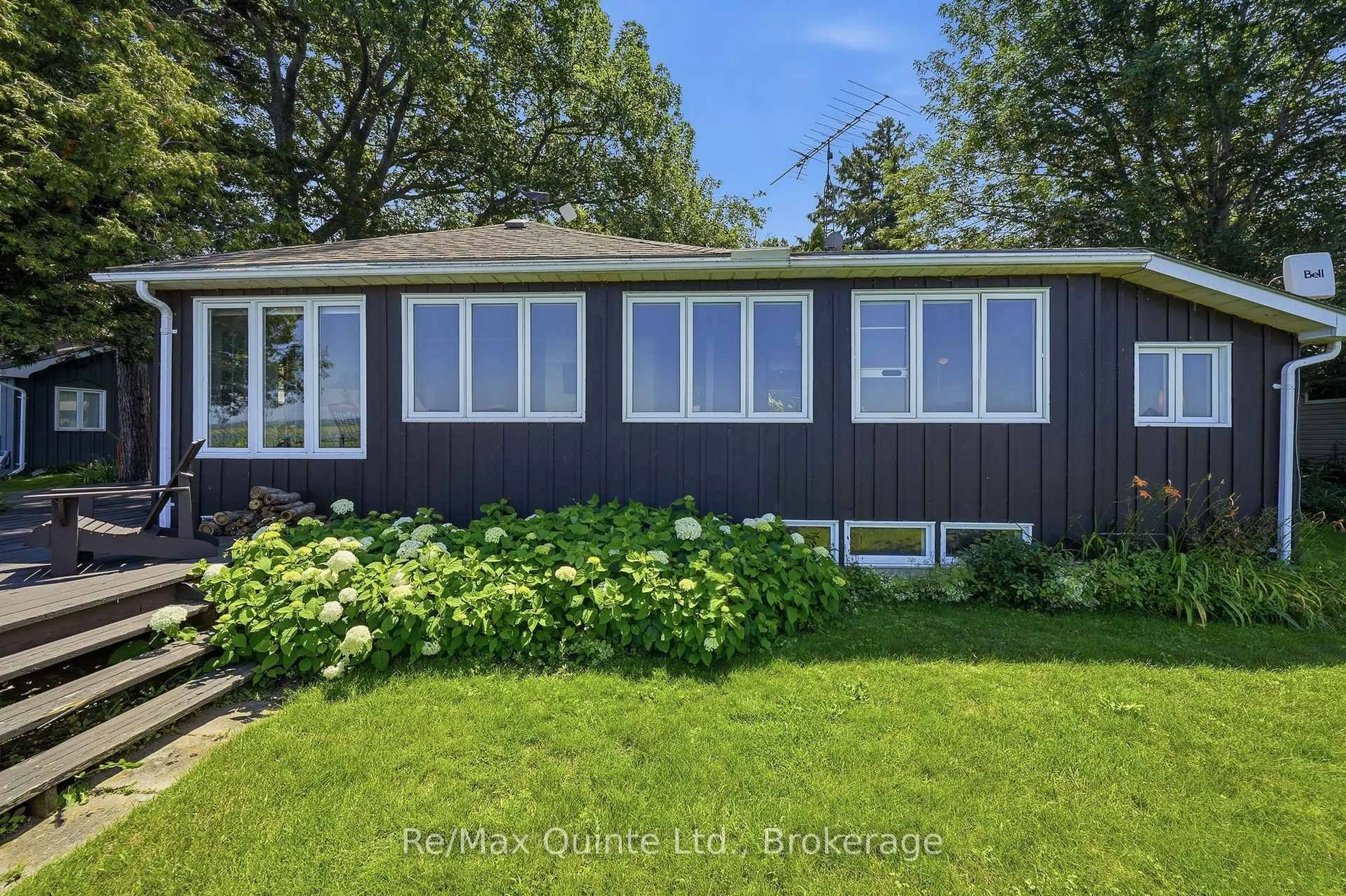 Home with vinyl exterior material, unknown for 14 Bayshore Rd, Brighton Ontario K0K 1H0