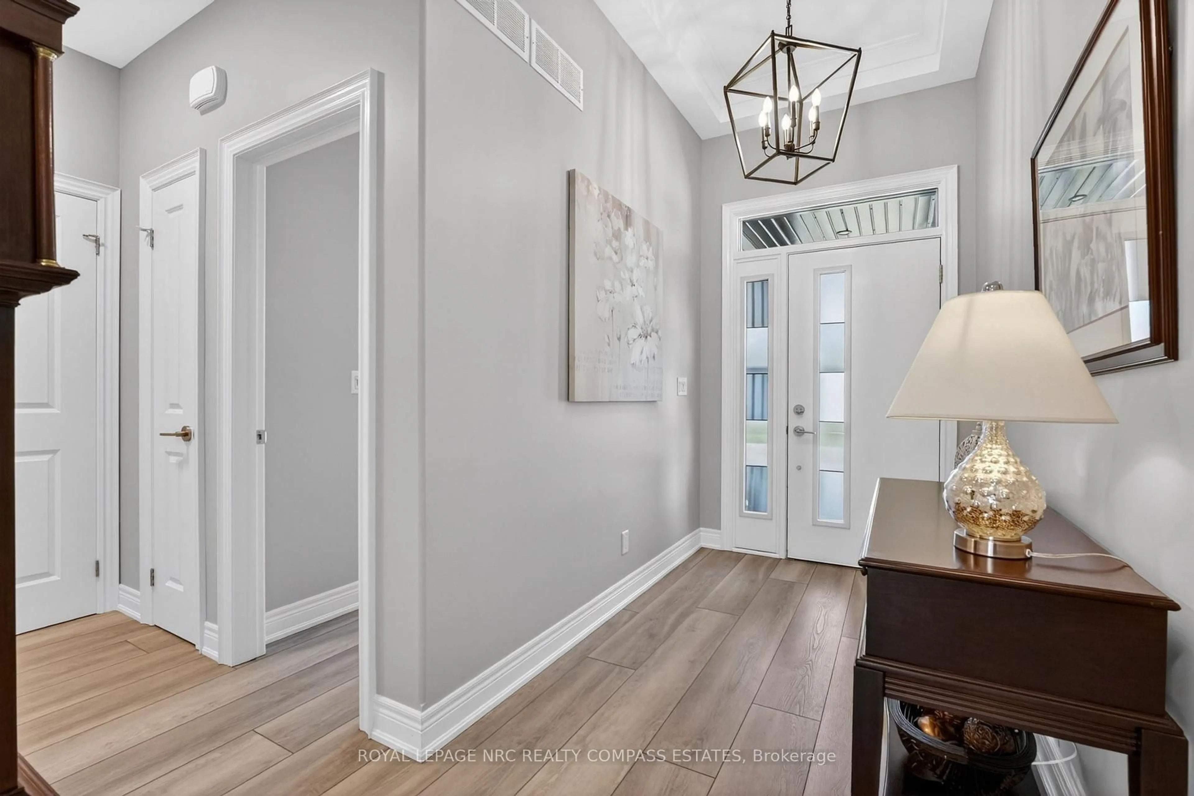 Indoor entryway for 154 Port Robinson Rd #42, Pelham Ontario L3E 0B7