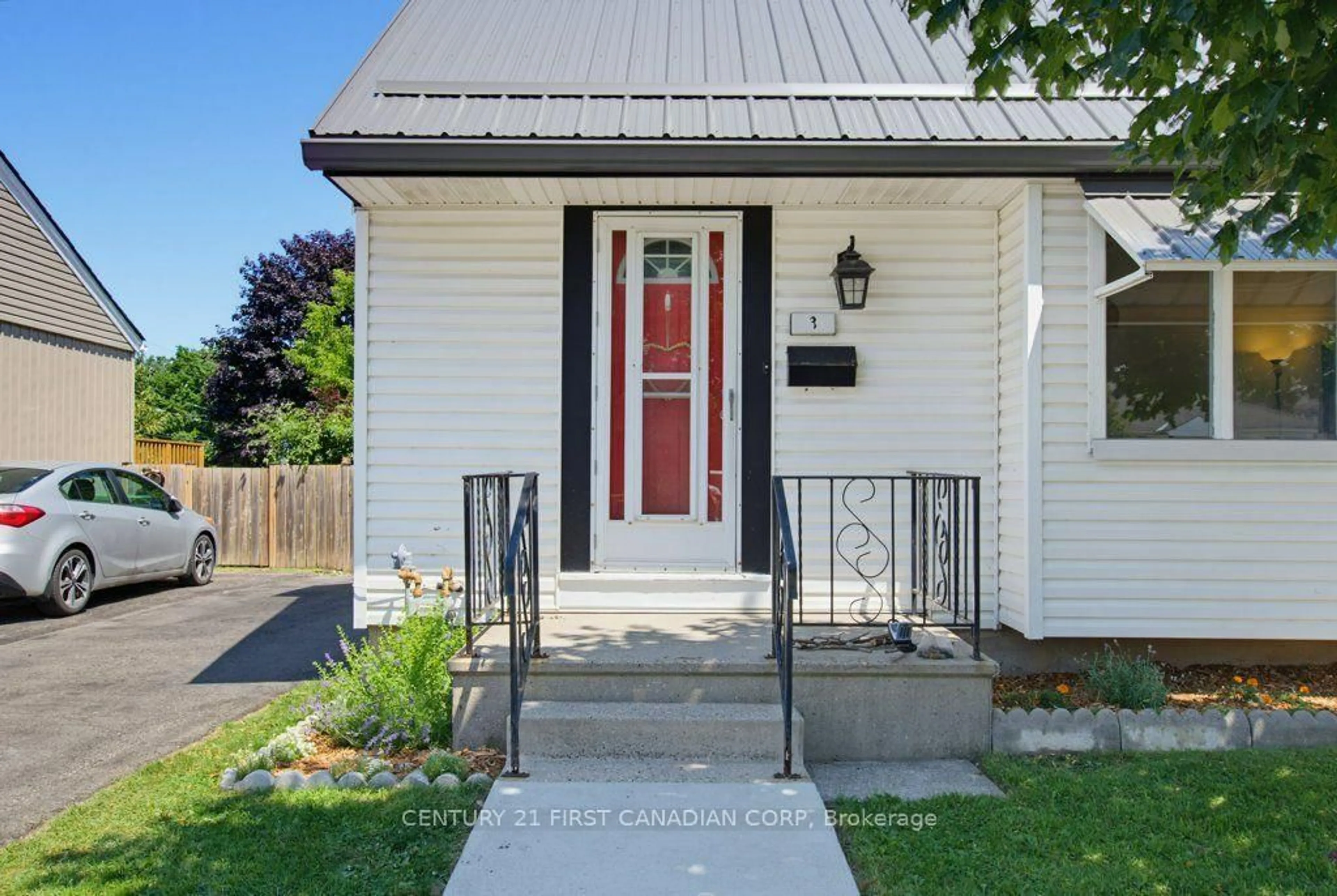 Unknown for 3 Parkside Dr, St. Thomas Ontario N5R 3T8