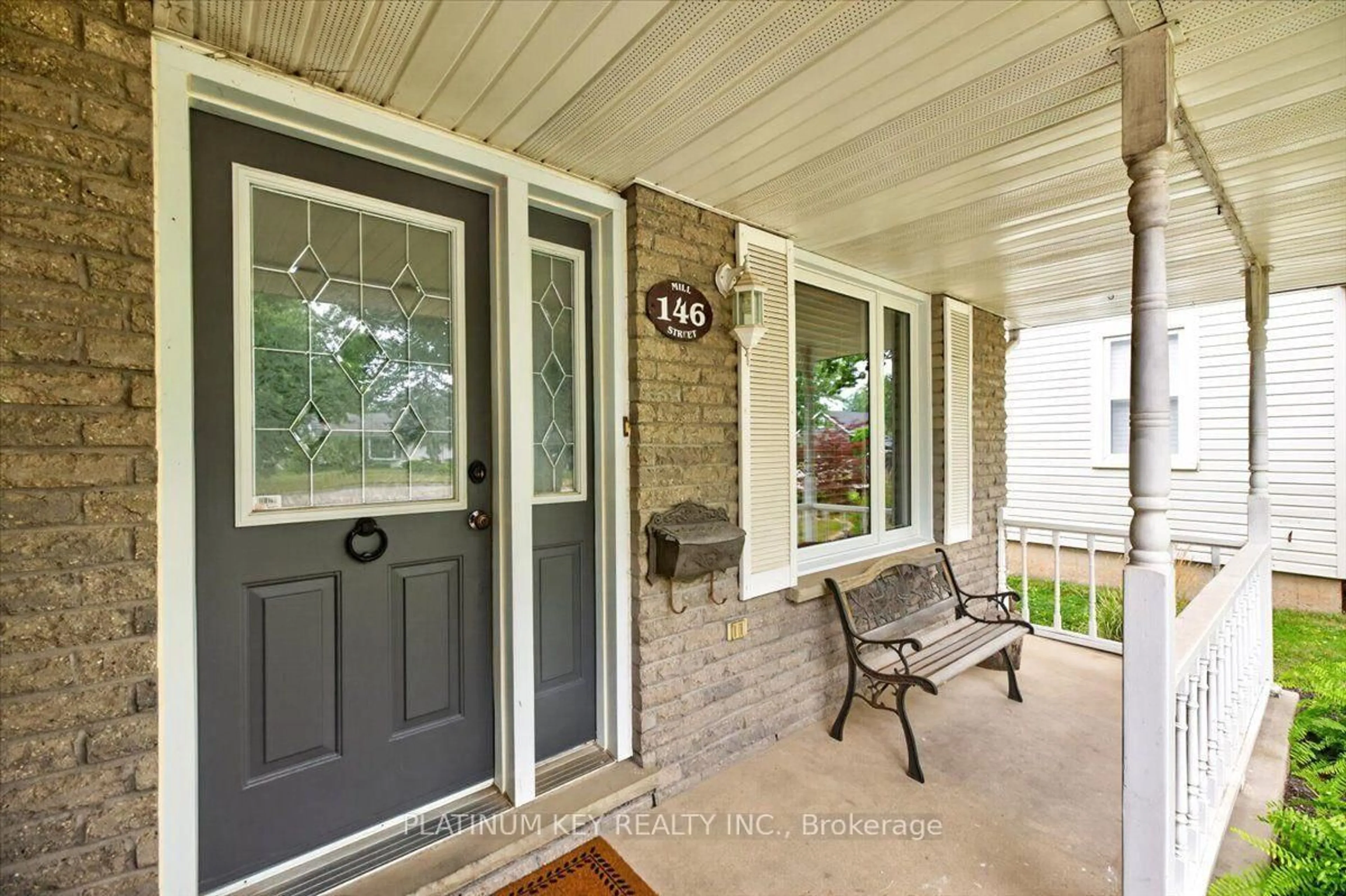 Indoor entryway for 146 Mill St, Southwest Middlesex Ontario N0L 1M0
