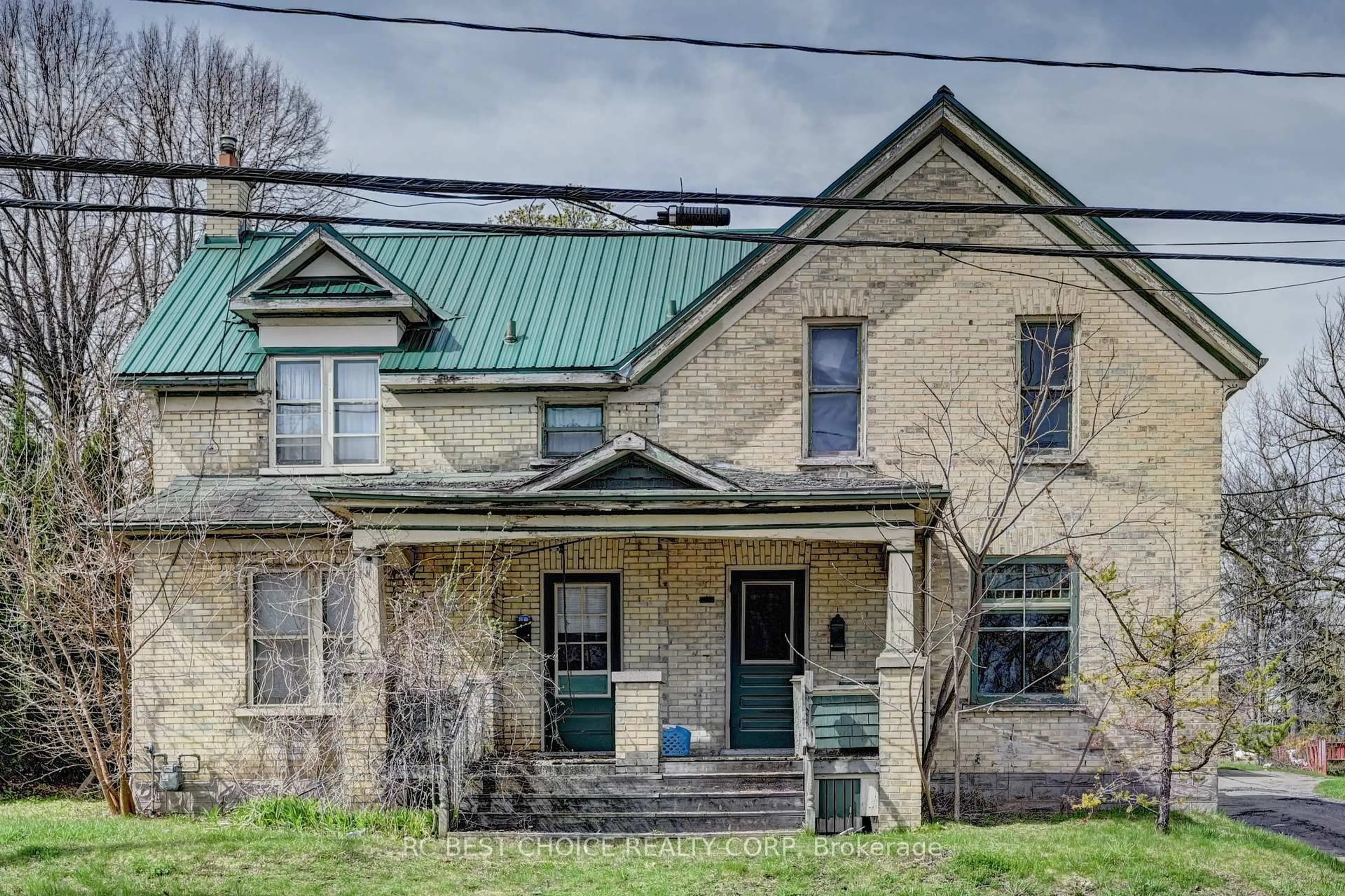 Home with brick exterior material, building for 263-265 Mill St, Kitchener Ontario N2M 3R4
