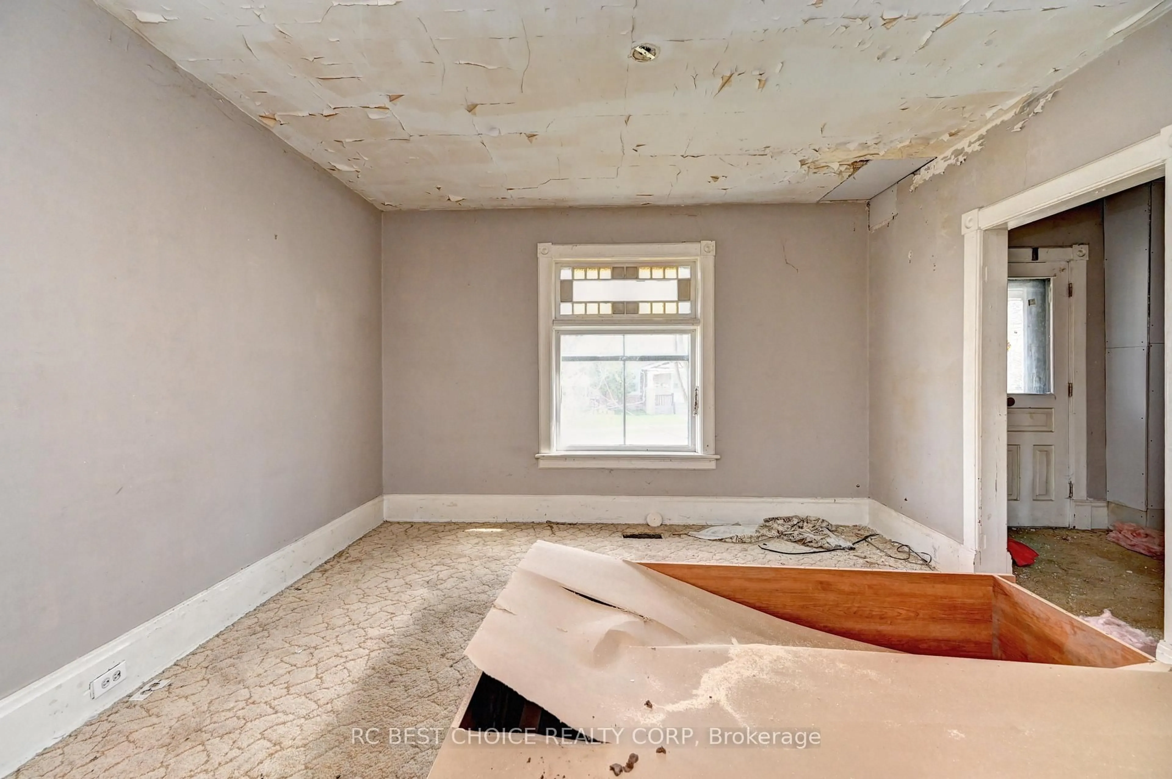 A pic of a room for 263-265 Mill St, Kitchener Ontario N2M 3R4