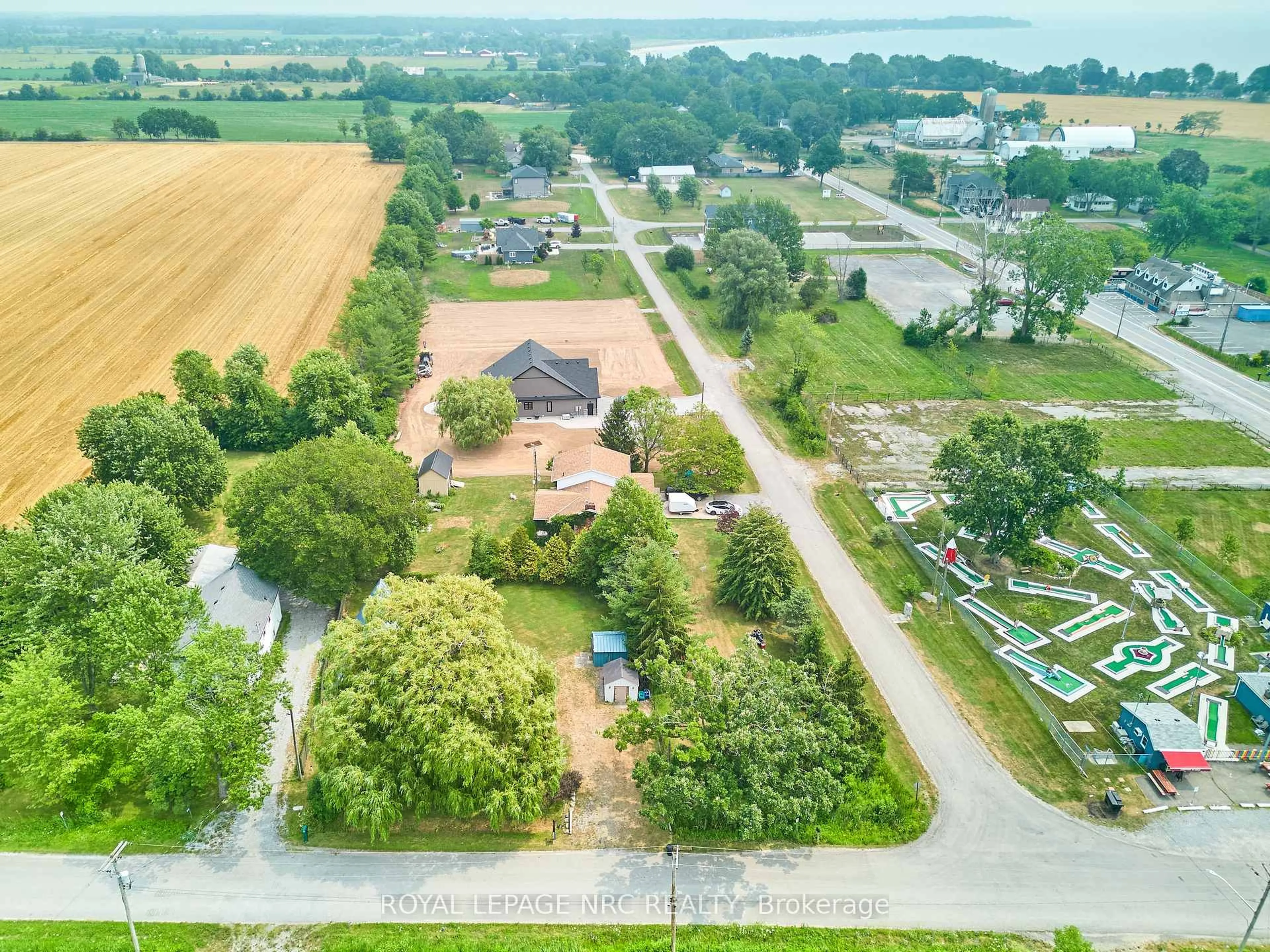 A pic from outside/outdoor area/front of a property/back of a property/a pic from drone, unknown for 12209 Brawn Rd, Wainfleet Ontario L0S 1V0