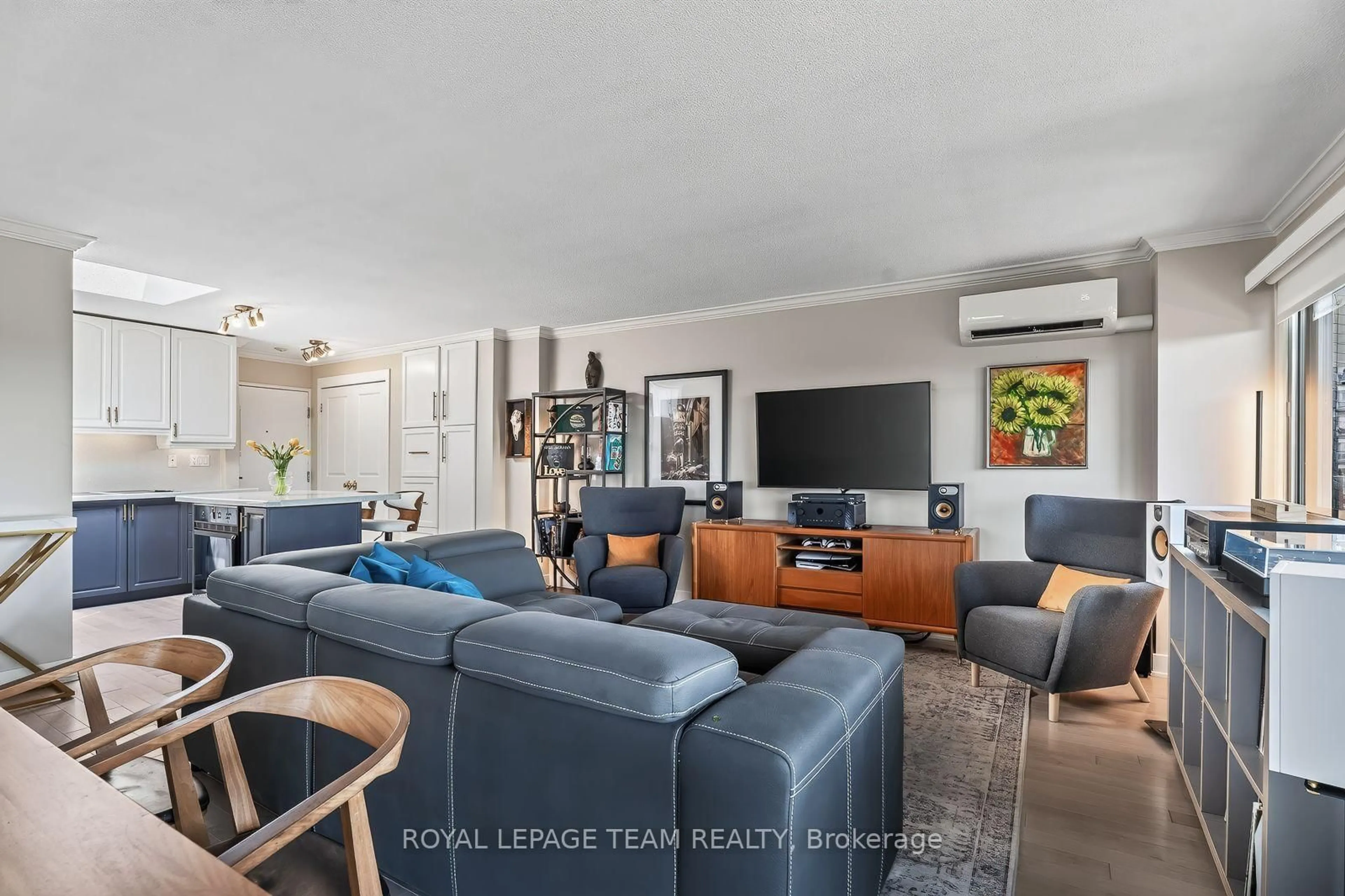 Living room with furniture, unknown for 40 LANDRY St #1710, Ottawa Ontario K1L 8K4