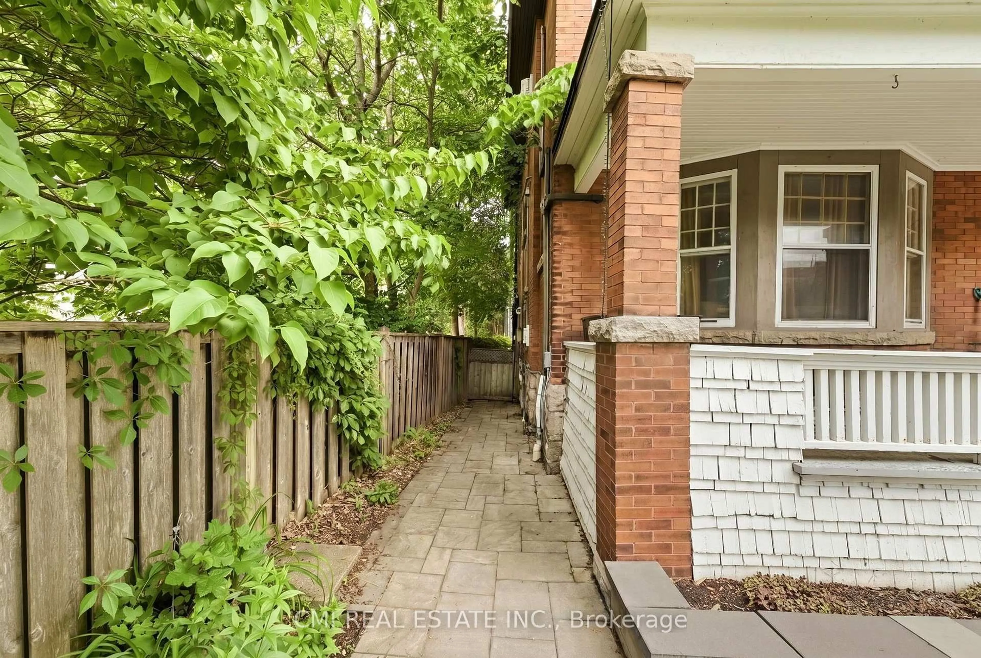 Unknown for 1031 Carling Ave #1, Ottawa Ontario K1Y 4E8