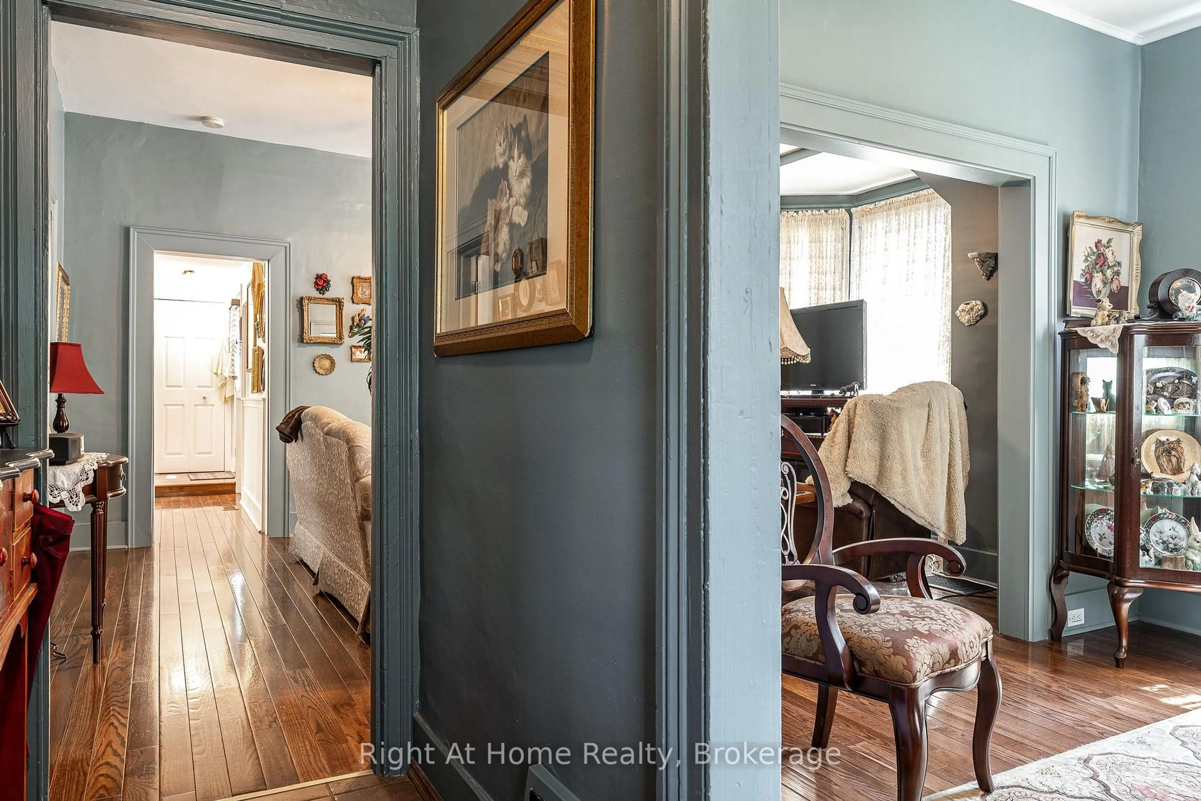 Indoor entryway for 302 Huron St, Stratford Ontario N5A 5T4