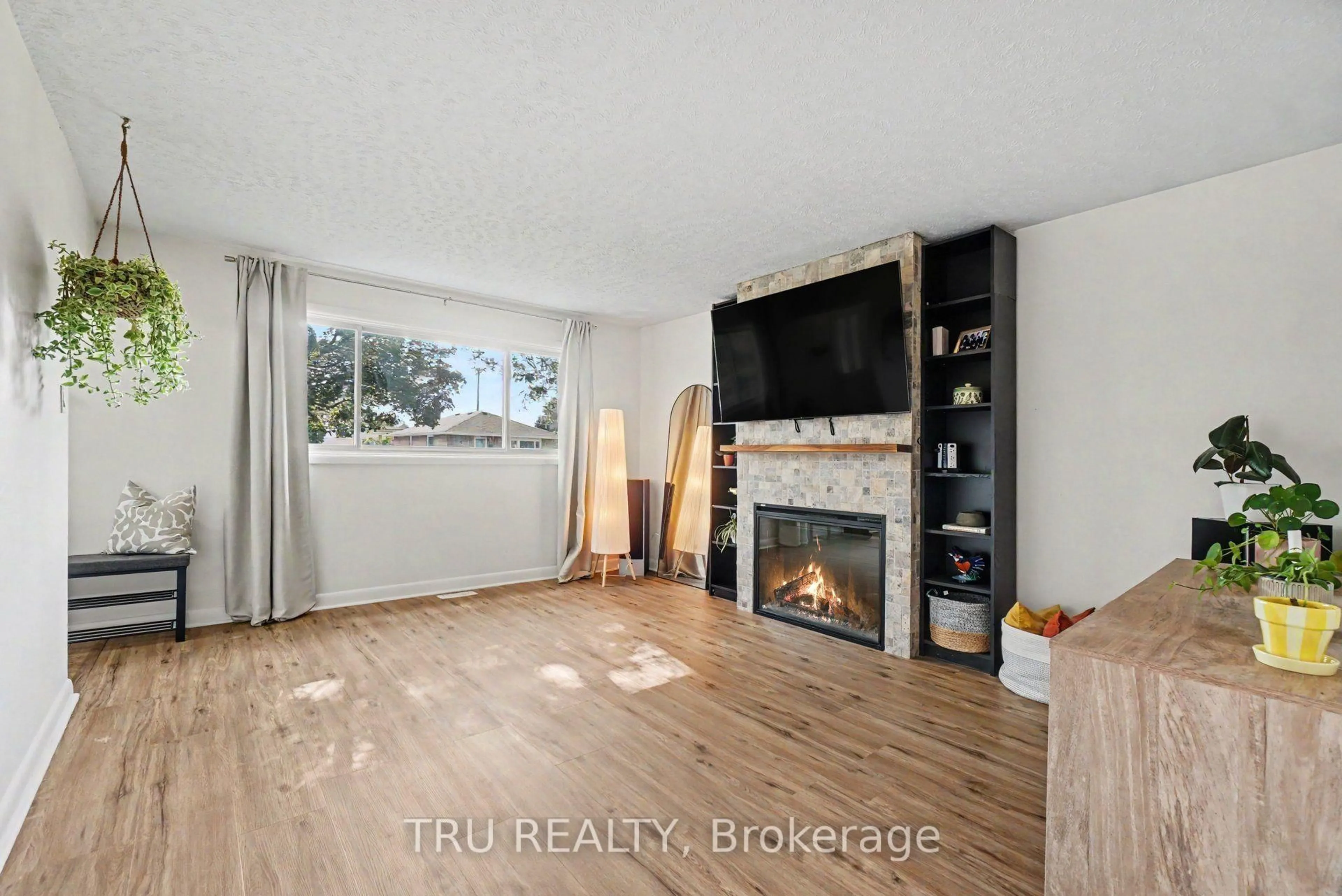 Unknown for 1275 Woodside Dr, Ottawa Ontario K2C 2H1
