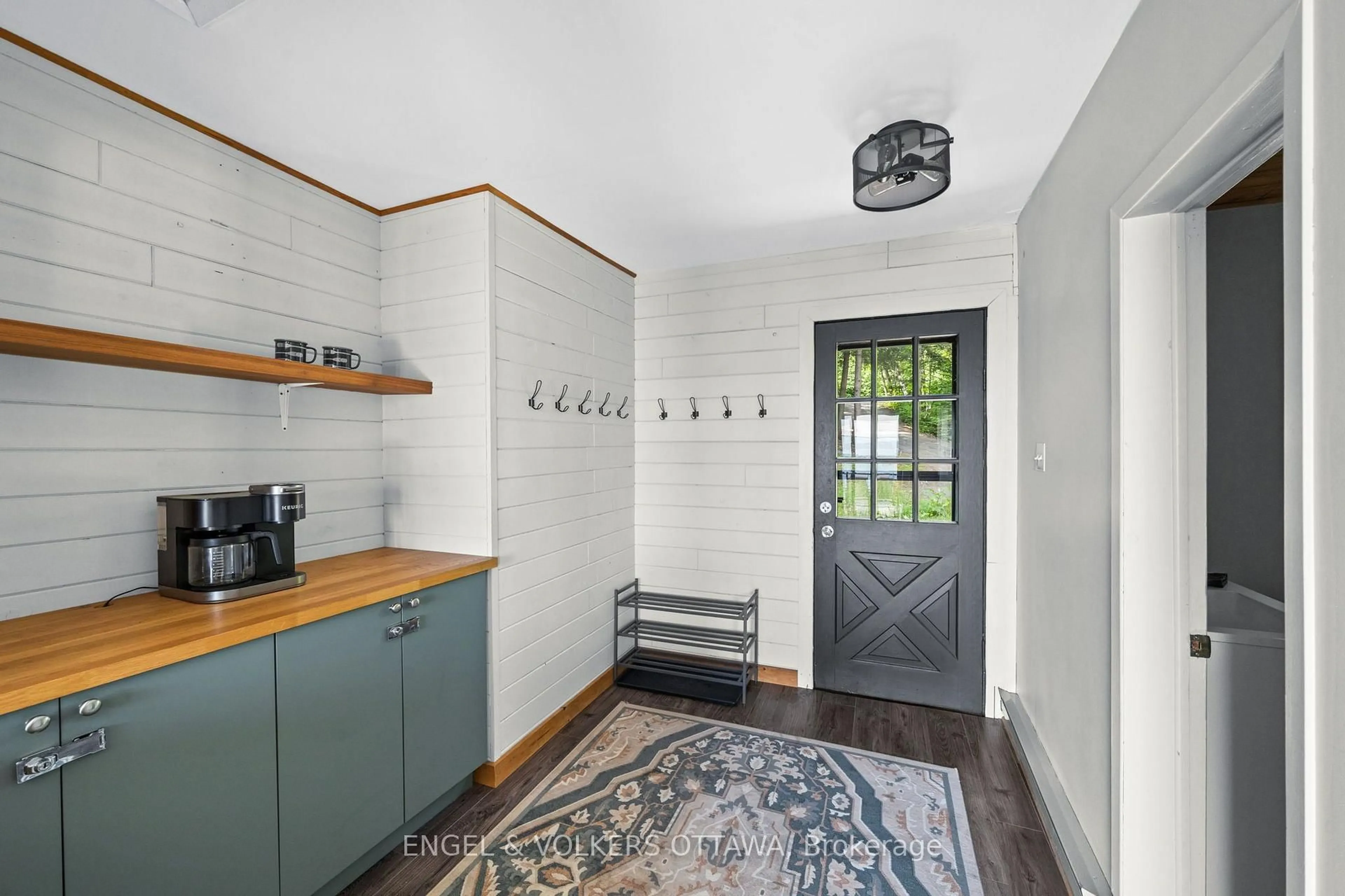 Indoor entryway for 167 Barrett Chute Rd, Calabogie Ontario K0J 1H0