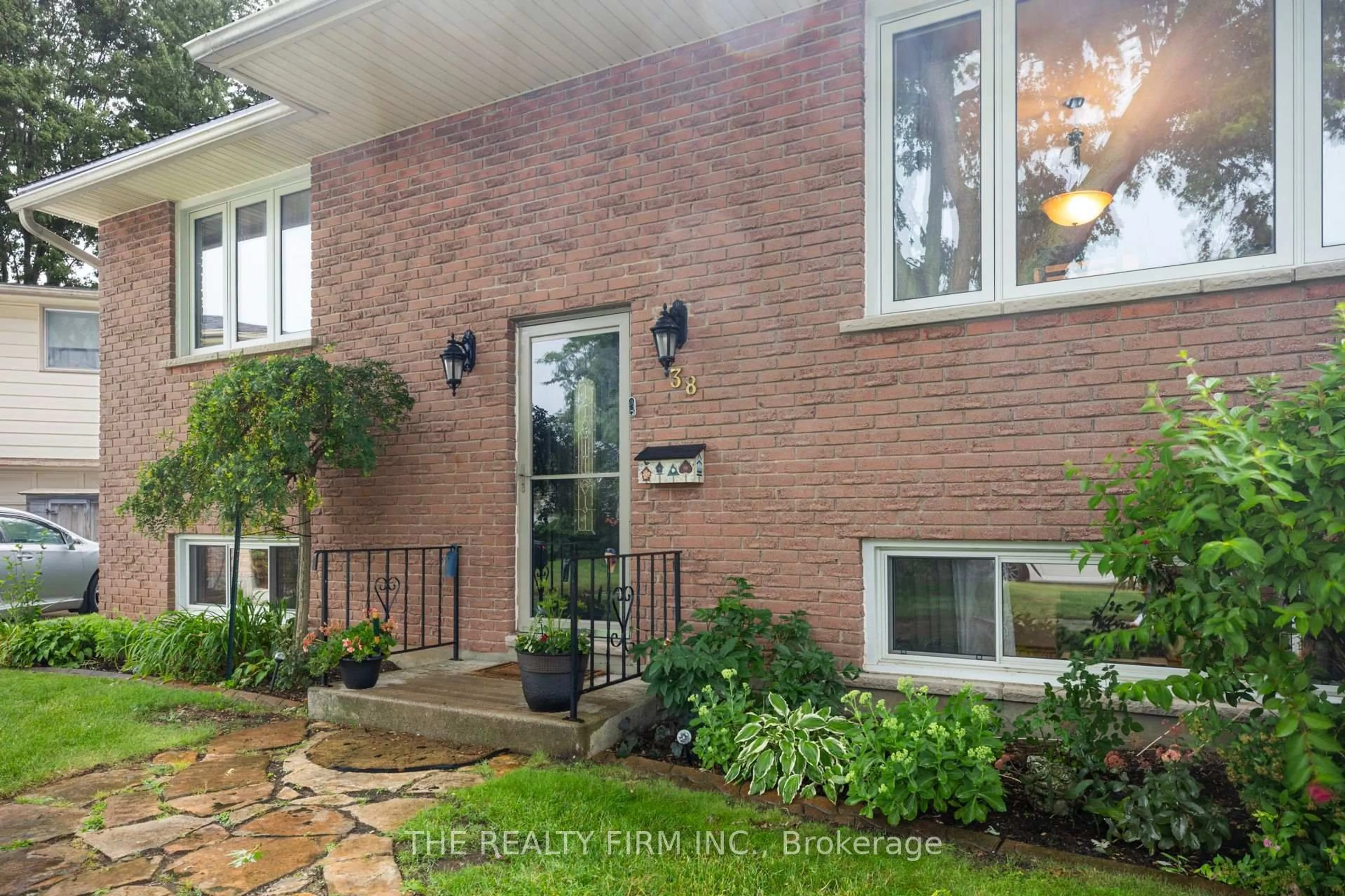 Home with brick exterior material, street for 38 Taylor Cres, St. Thomas Ontario N5R 5J4