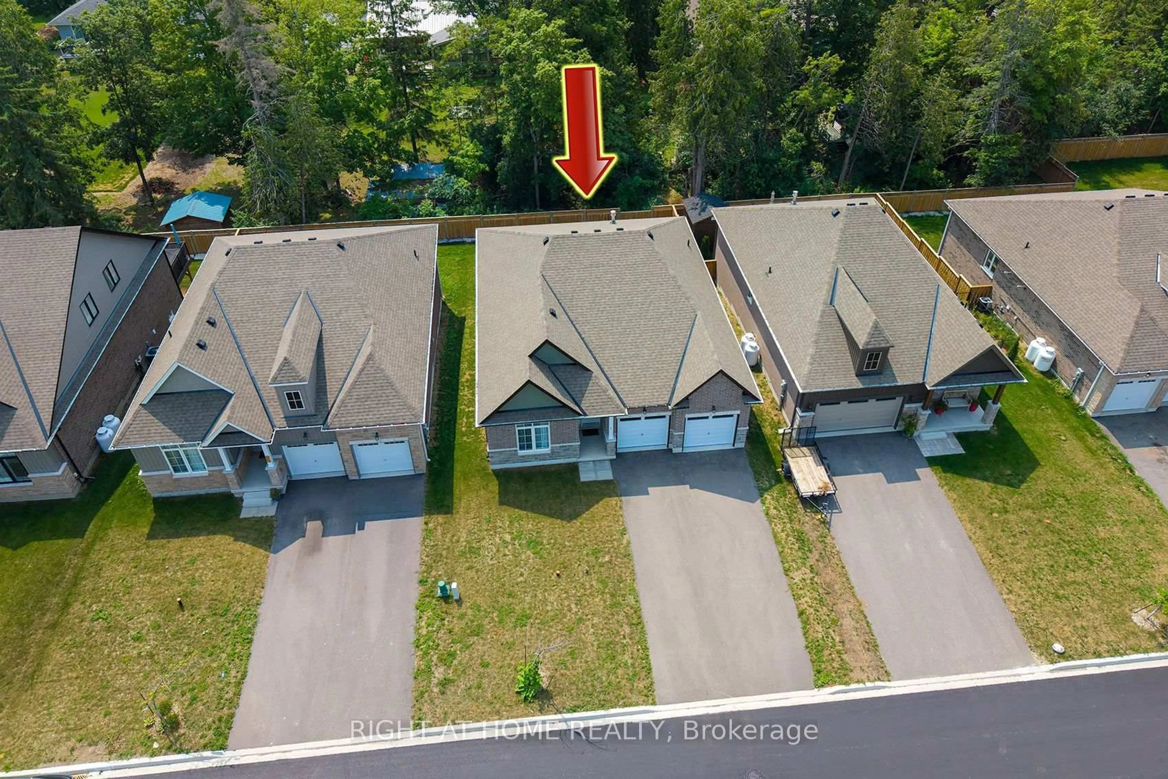 A pic from outside/outdoor area/front of a property/back of a property/a pic from drone, street for 19 Hillcroft Way, Kawartha Lakes Ontario K0M 1A0
