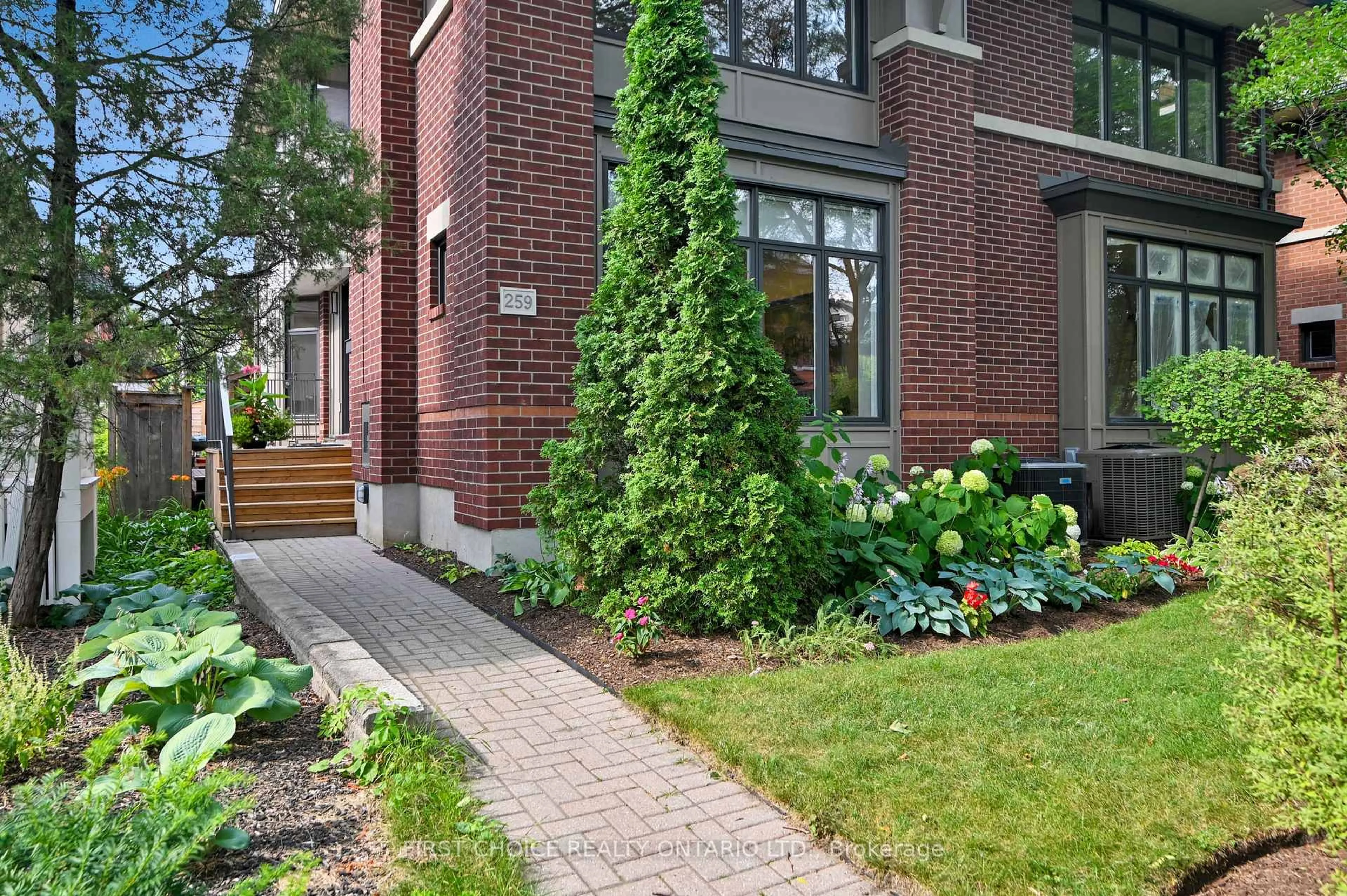Home with brick exterior material, street for 259 Second Ave, Ottawa Ontario K1S 2H8
