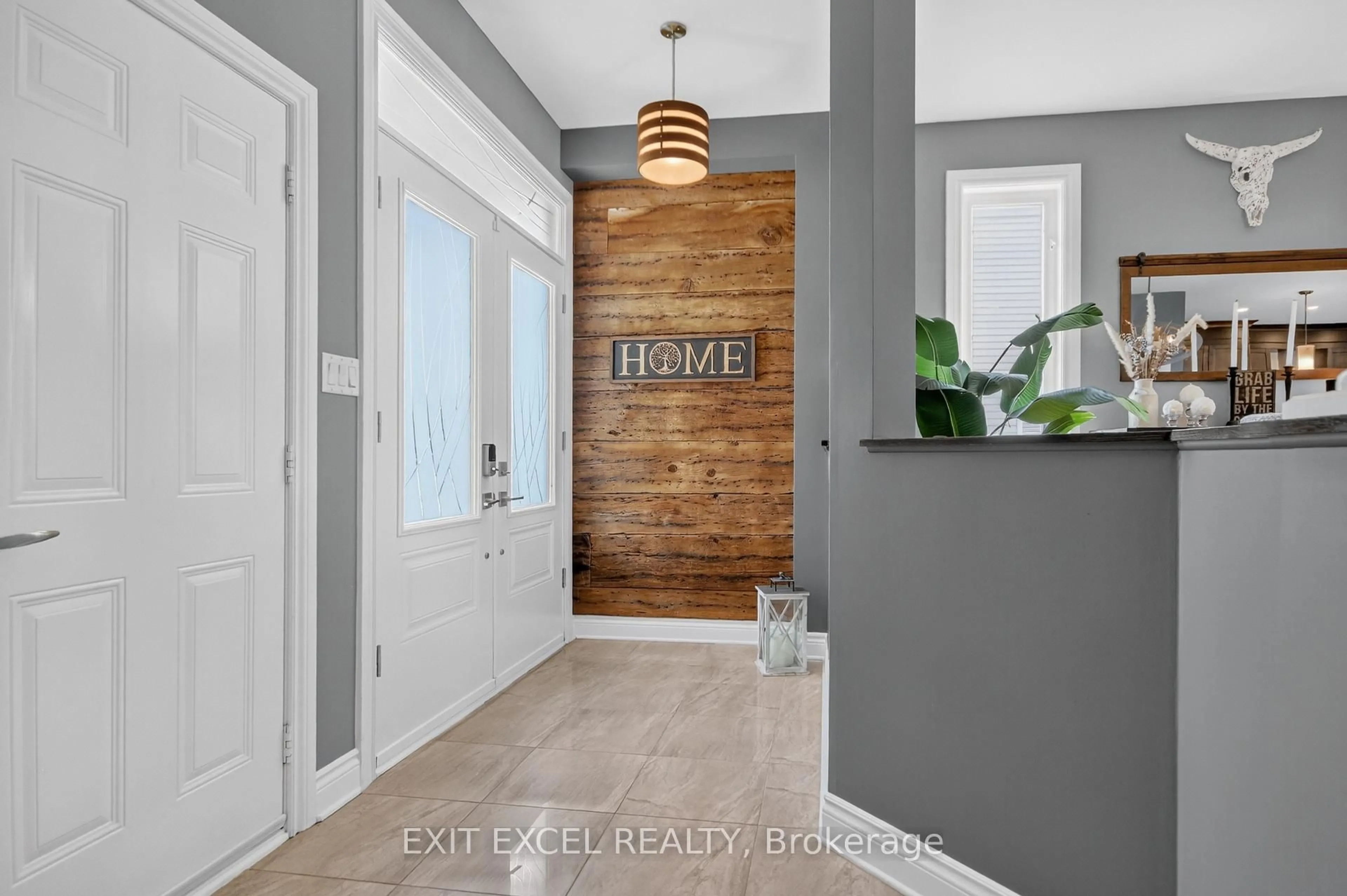 Indoor entryway for 6850 Breanna Cardill St, Greely Ontario K4P 0C1
