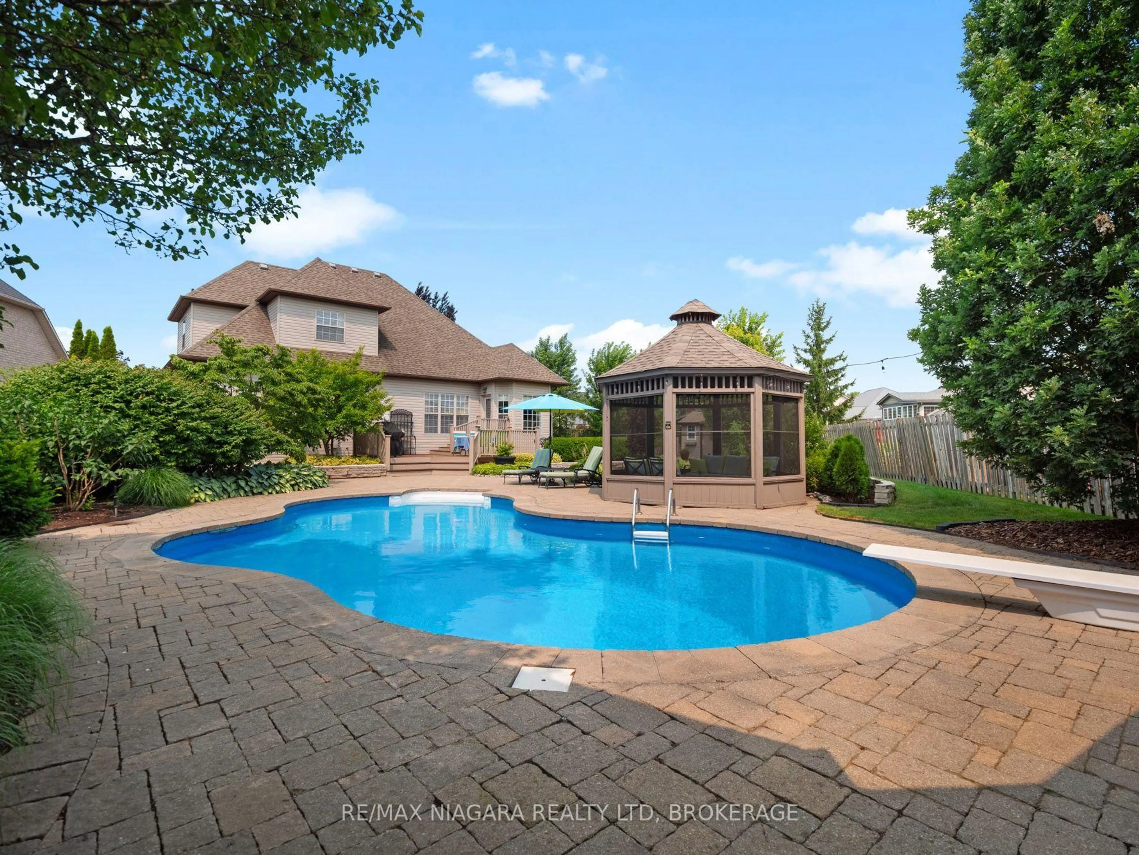 Pool for 375 Jasmine Crt, Fort Erie Ontario L2A 6P8