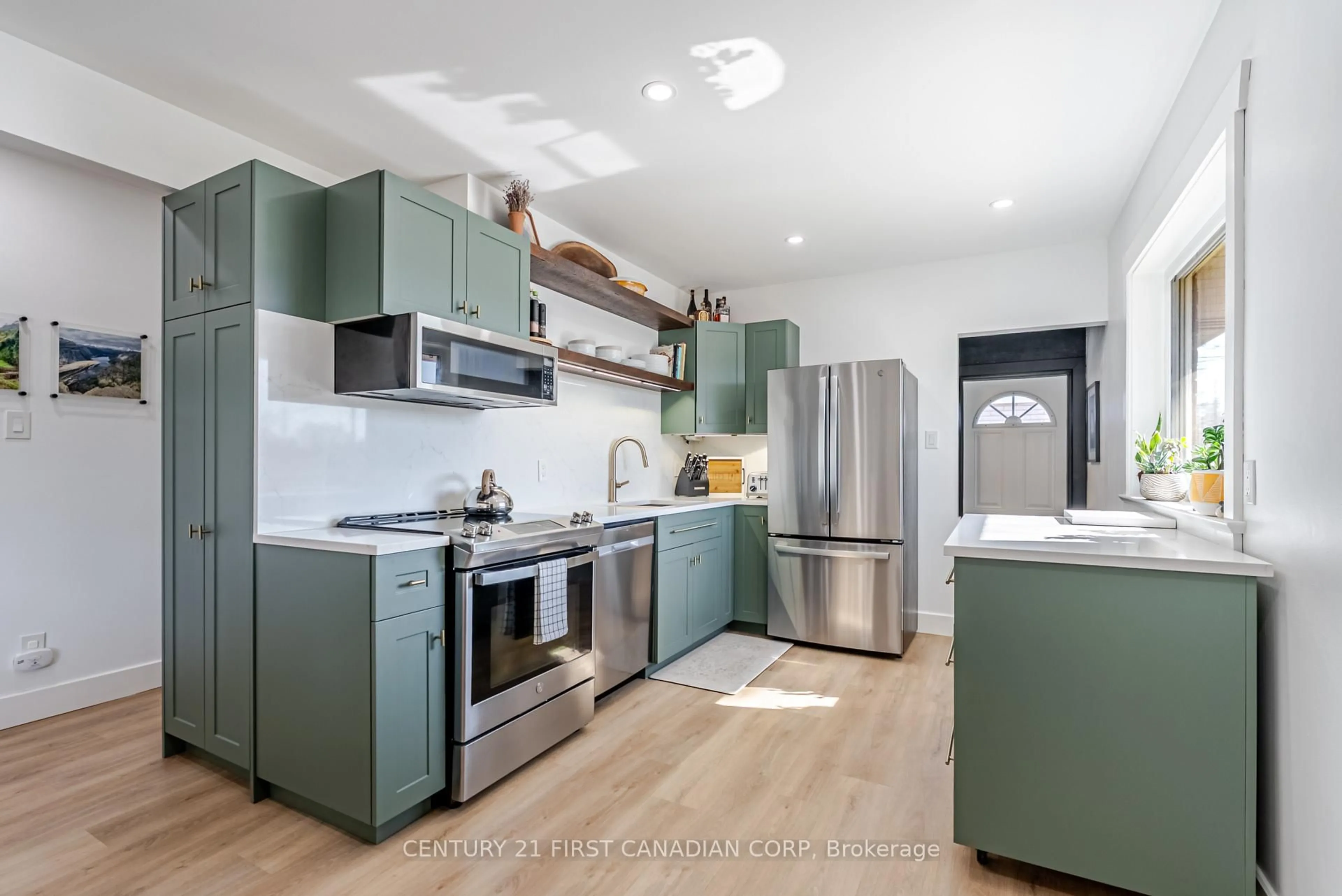 Open concept kitchen, unknown for 36 Edgewood Dr, Kitchener Ontario N2M 2A1
