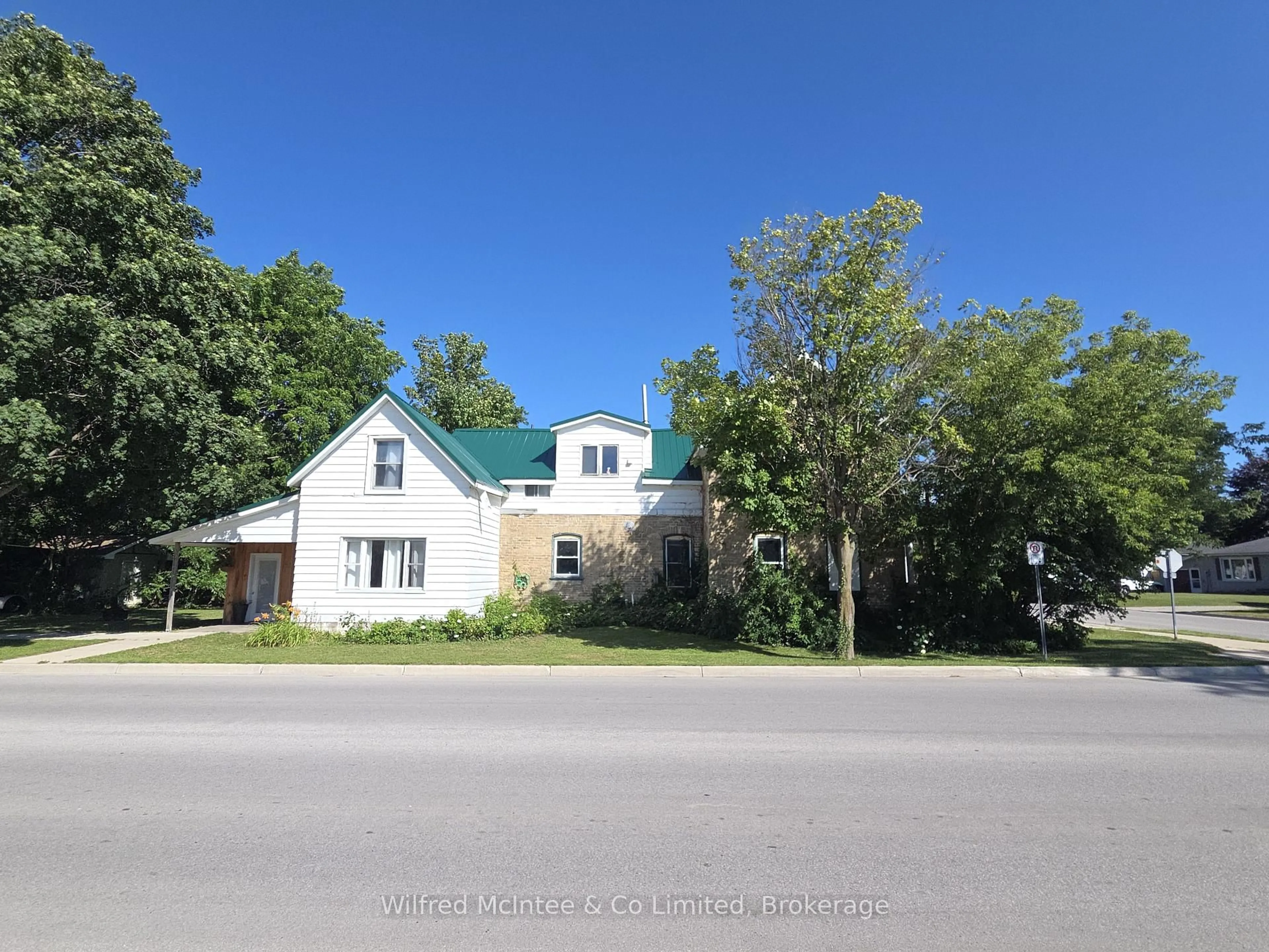A pic from outside/outdoor area/front of a property/back of a property/a pic from drone, street for 569 Eugenie St, Saugeen Shores Ontario N0H 2C0