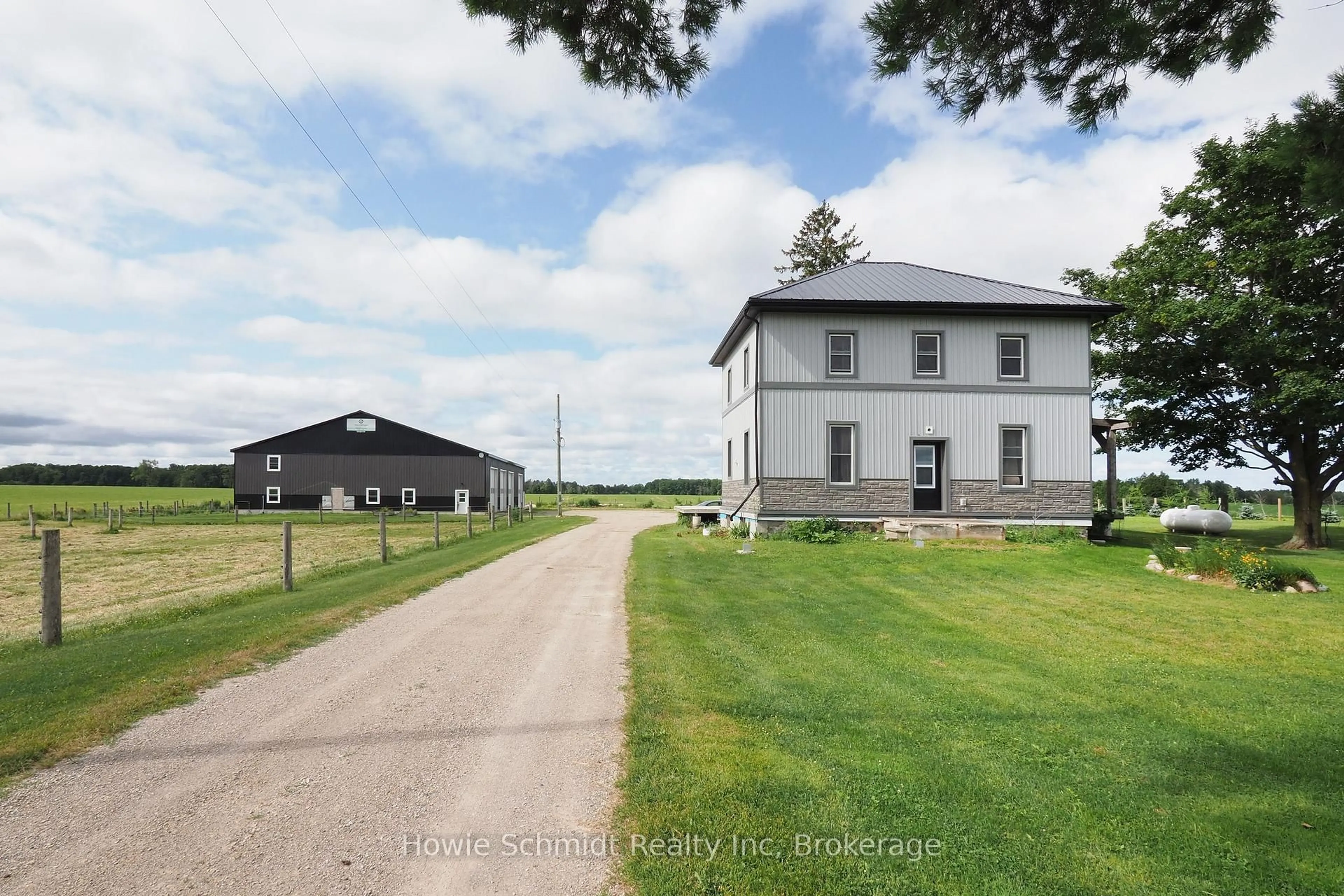 A pic from outside/outdoor area/front of a property/back of a property/a pic from drone, building for 45169 Jamestown Rd, Huron East Ontario N4W 3G7
