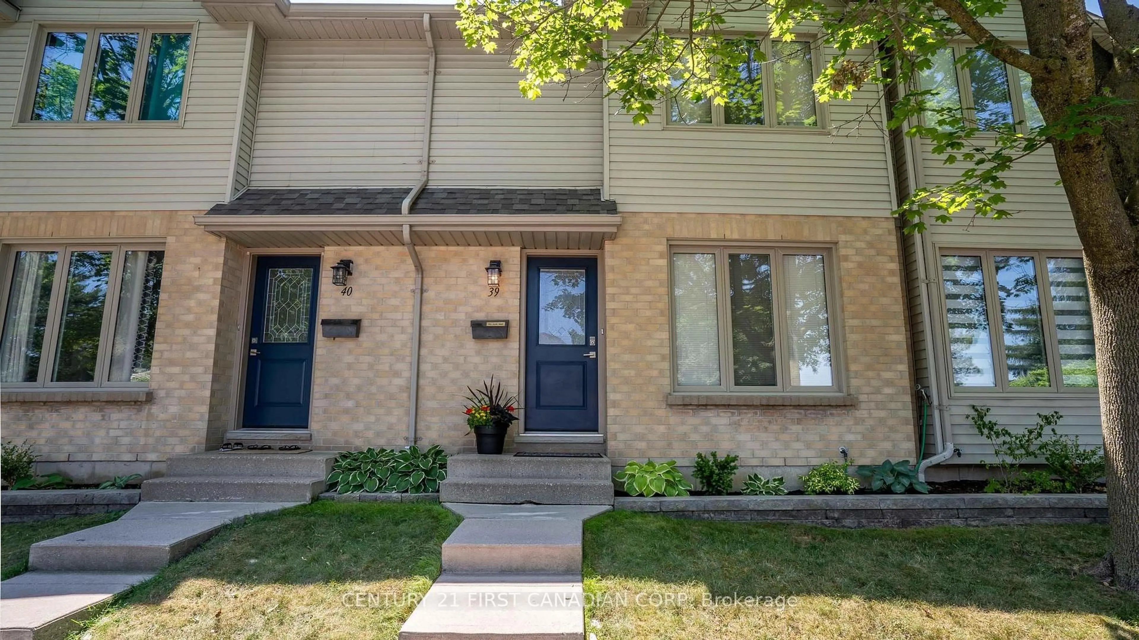 Home with brick exterior material, street for 925 Lawson Rd #39, London North Ontario N6G 4X3