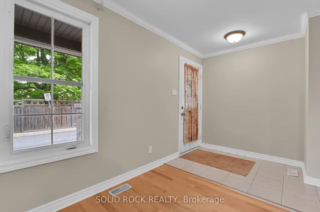 856 Notre-Dame St #103, Russell 3