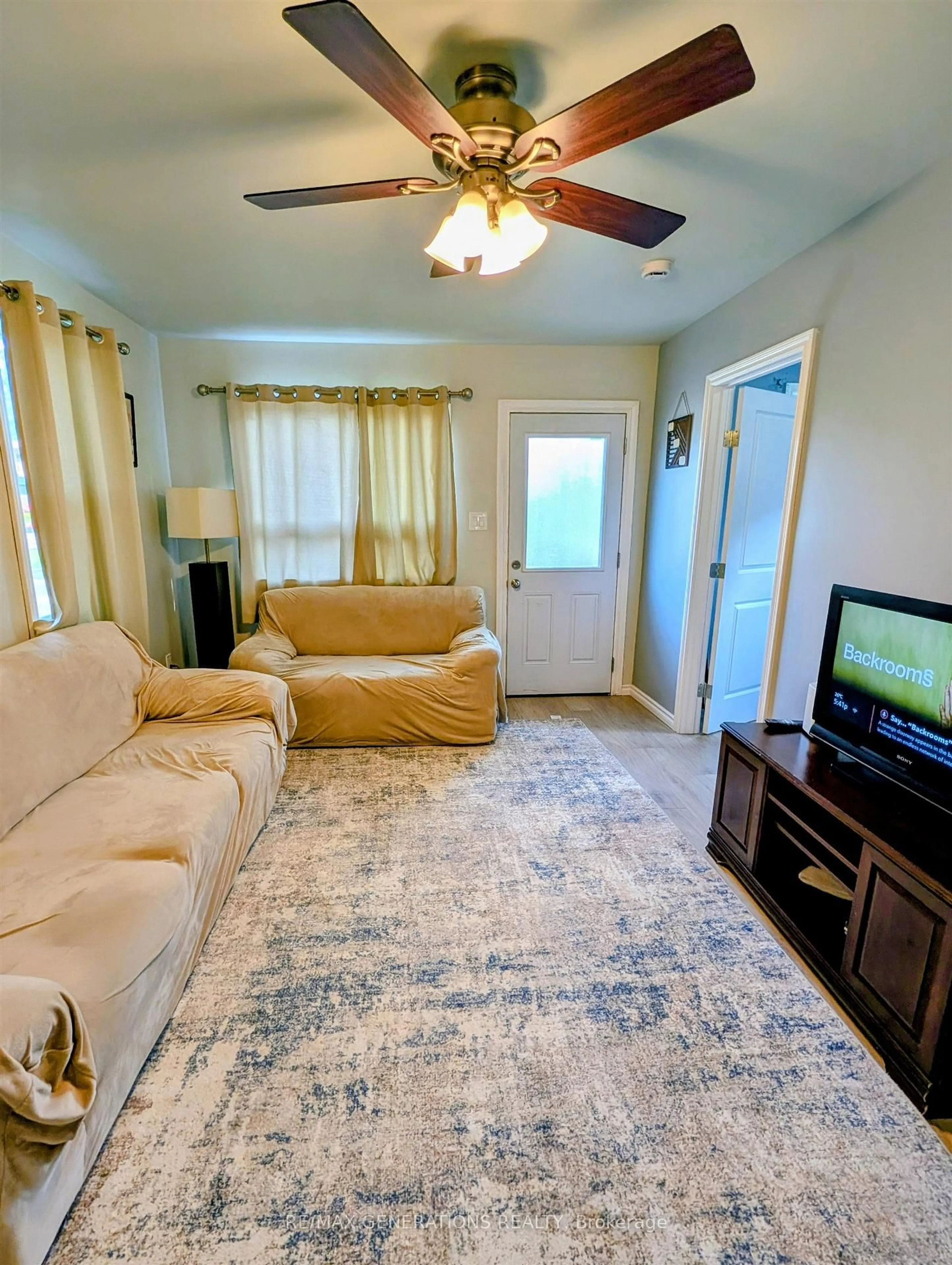 Living room with furniture, unknown for 717 NORTHERN Ave, Thunder Bay Ontario P7C 2W1