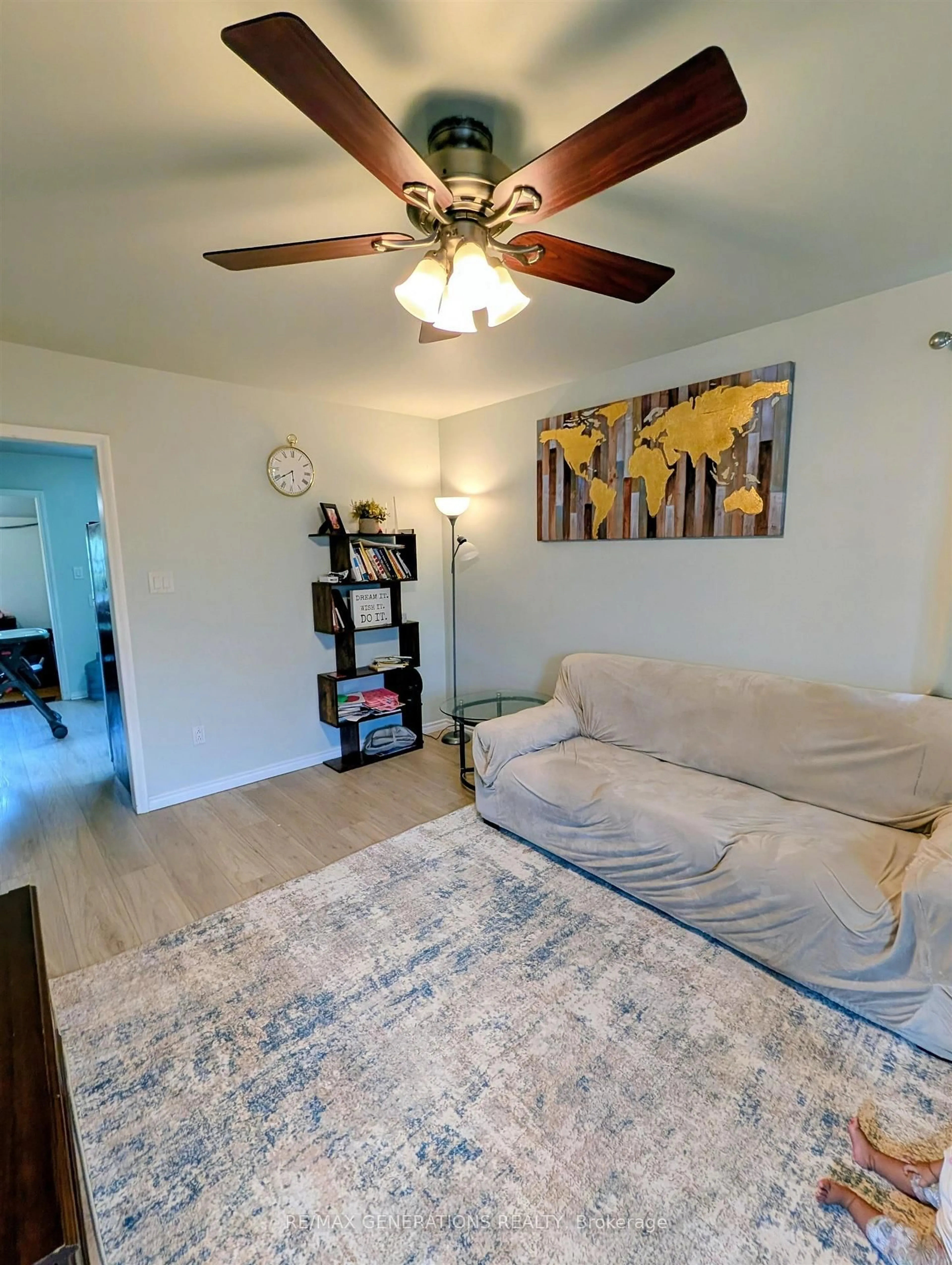 Living room with furniture, unknown for 717 NORTHERN Ave, Thunder Bay Ontario P7C 2W1