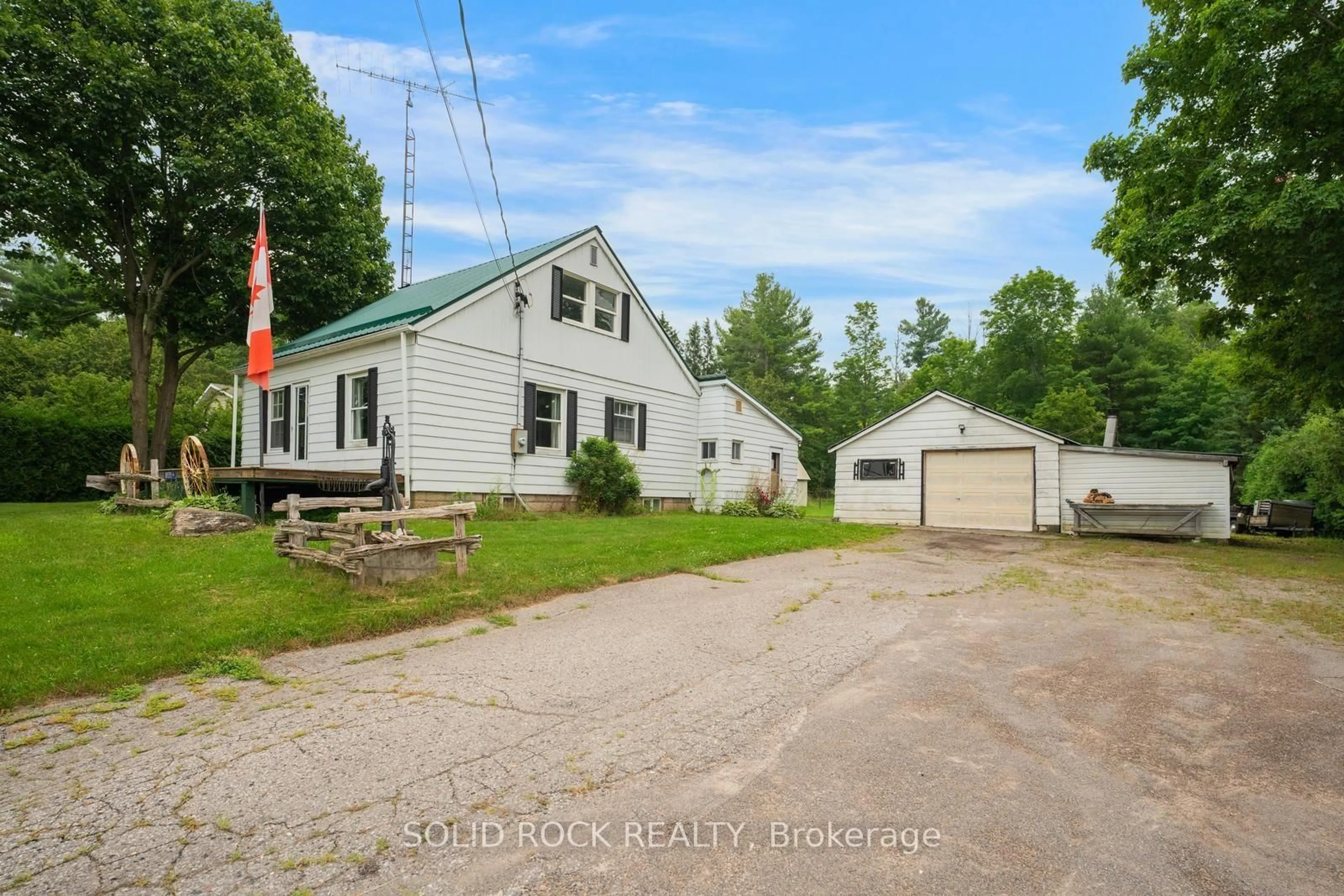 A pic from outside/outdoor area/front of a property/back of a property/a pic from drone, unknown for 8699 Dale Rd, Hamilton Township Ontario K9A 4J7
