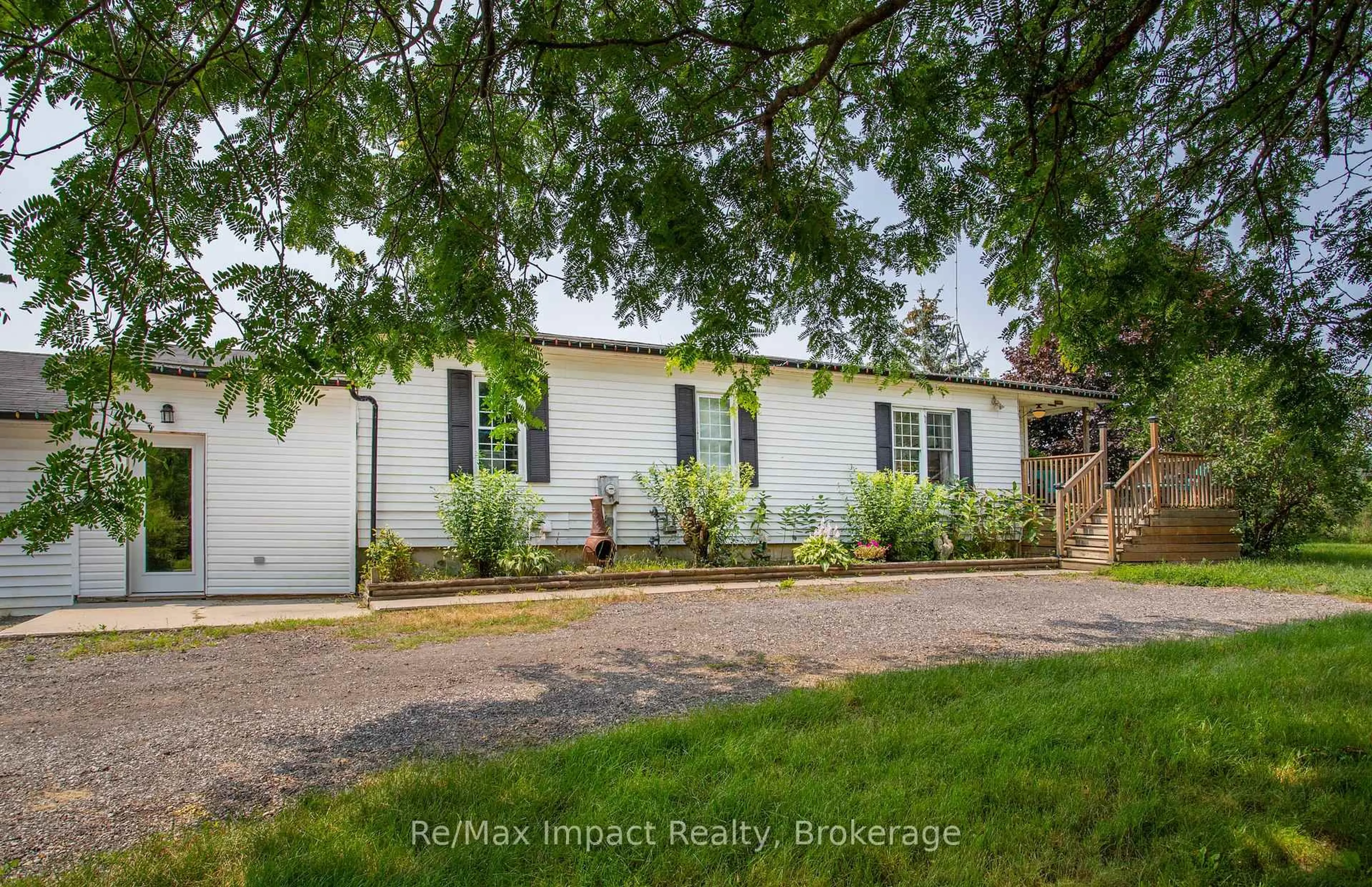 A pic from outside/outdoor area/front of a property/back of a property/a pic from drone, street for 1004 Broomfield Rd, Cramahe Ontario K0K 1M0