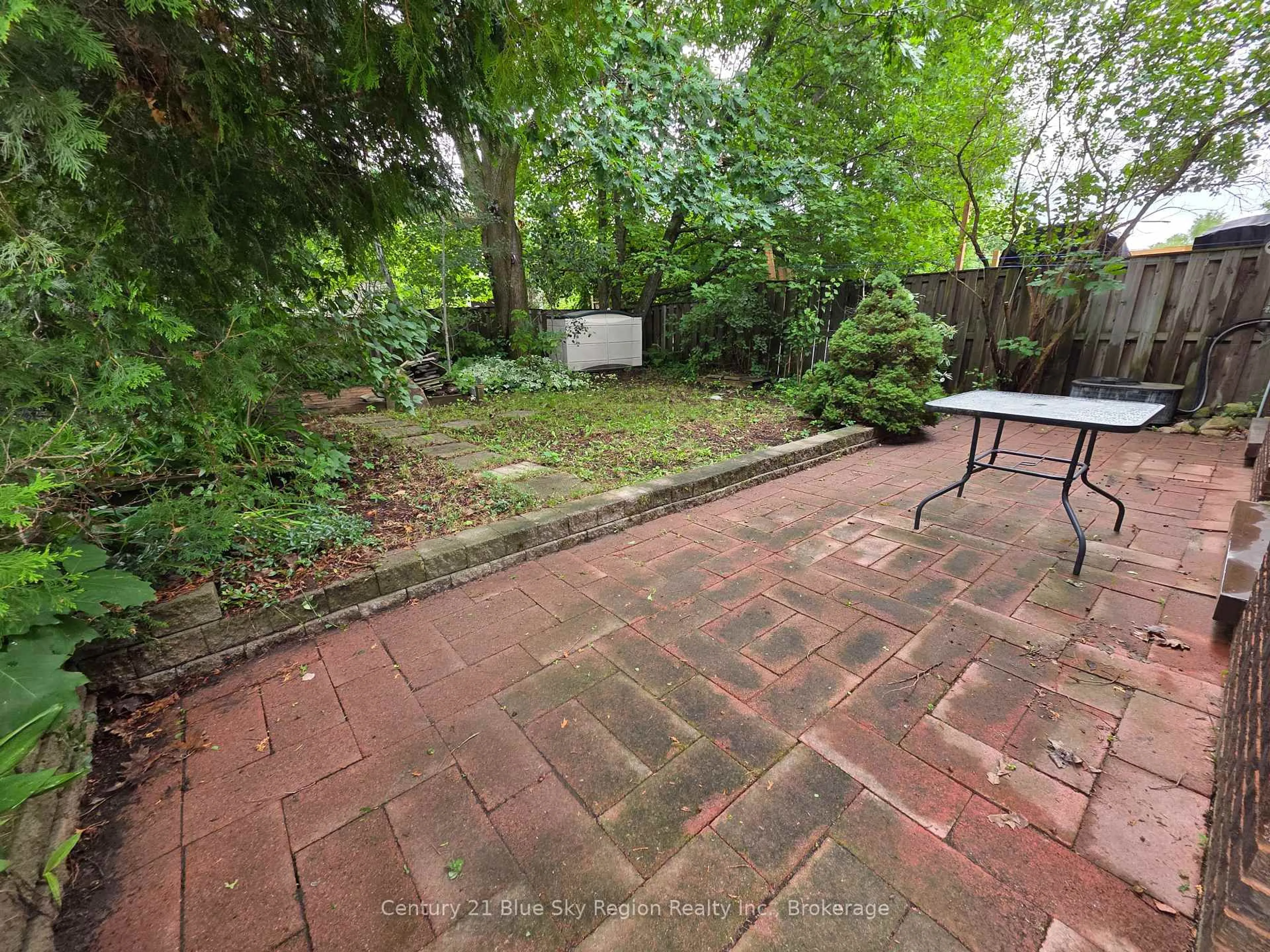 Patio, street for 798 McKay Ave, North Bay Ontario P1B 7W3