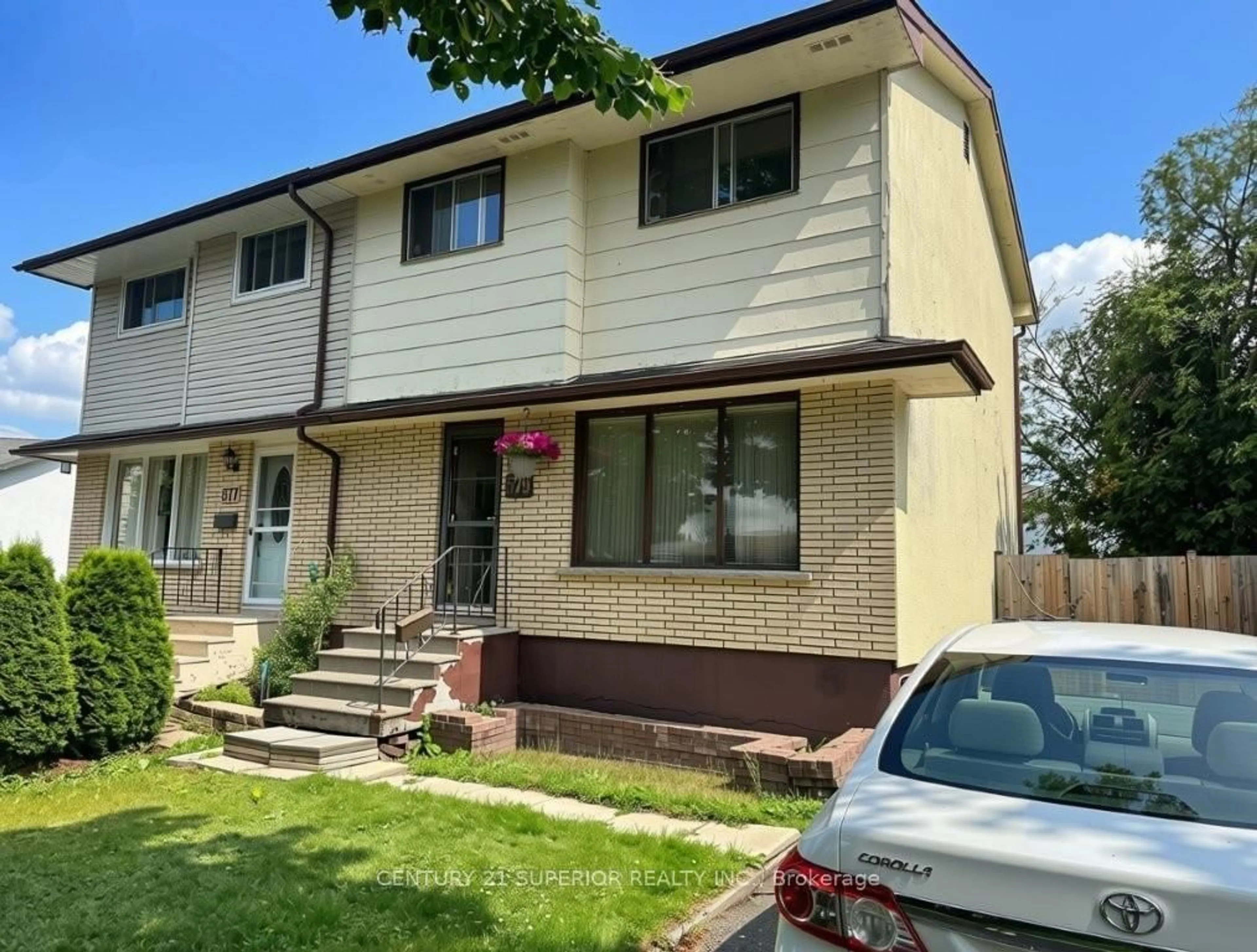 Home with vinyl exterior material, street for 579 Simon Fraser Drive, Thunder Bay Ontario P7C 5B3