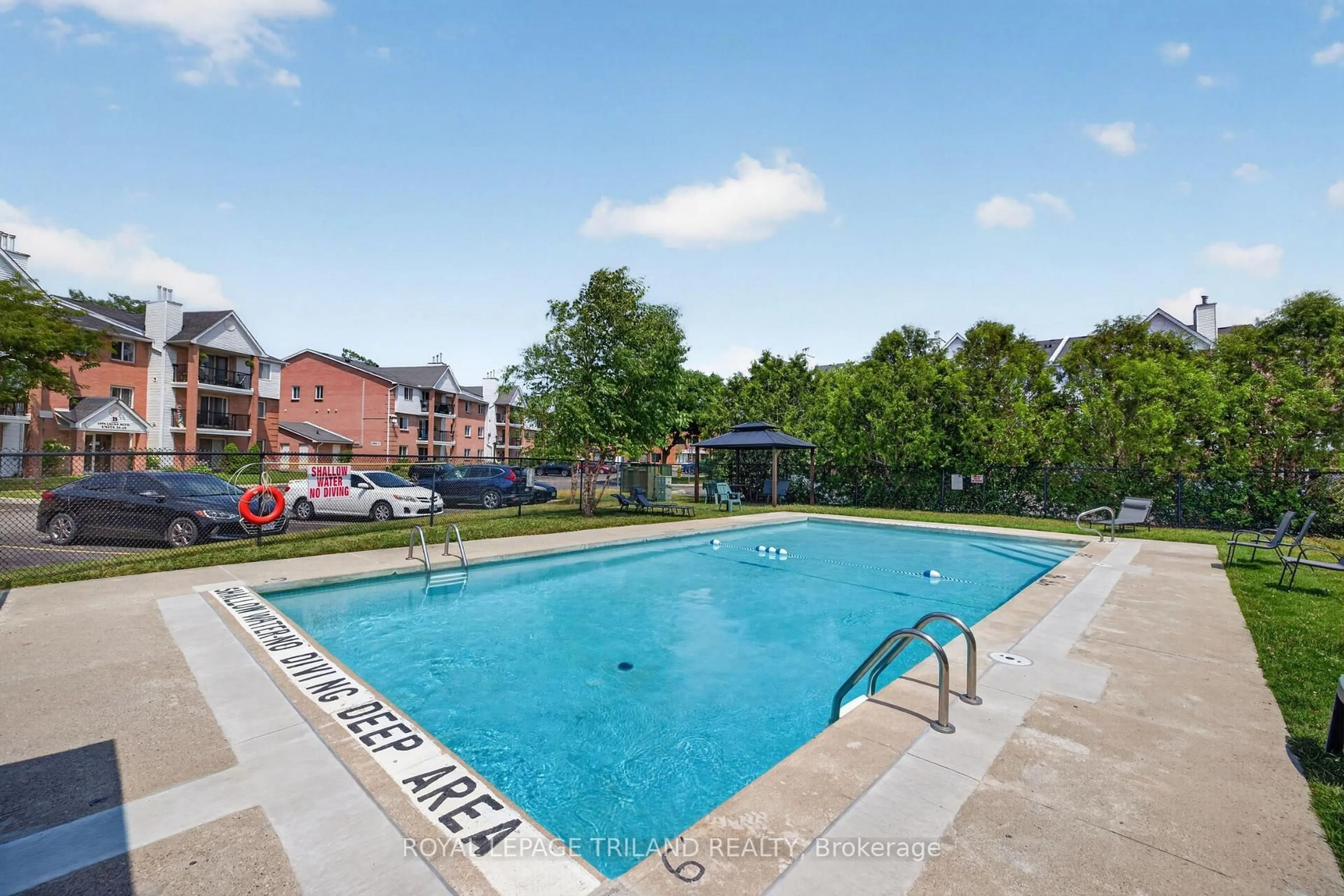 Pool for 1096 Jalna Blvd #130, London South Ontario N6E 3B8