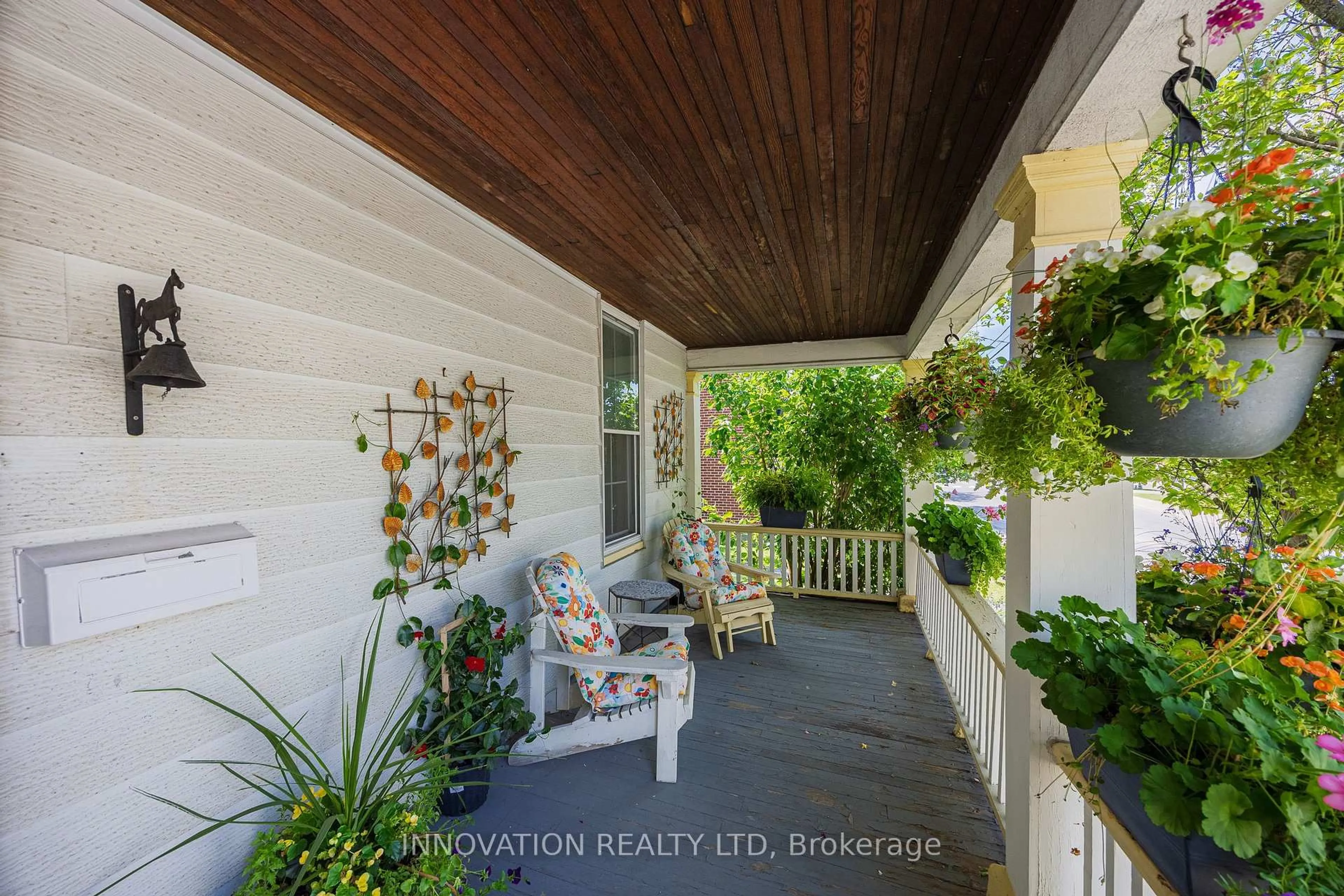Indoor entryway for 58 Lake Ave, Carleton Place Ontario K7C 1K8