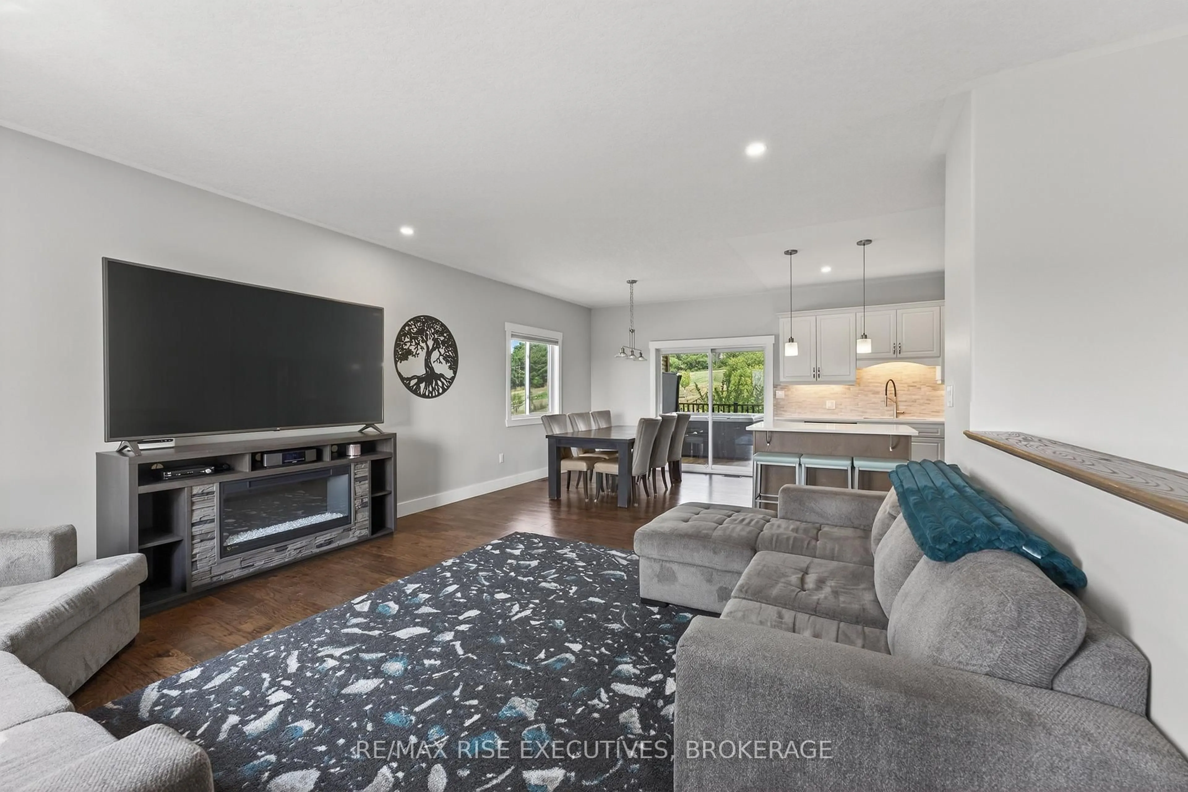 Living room with furniture, unknown for 131 Morgan Dr, Sydenham Ontario K0H 2T0