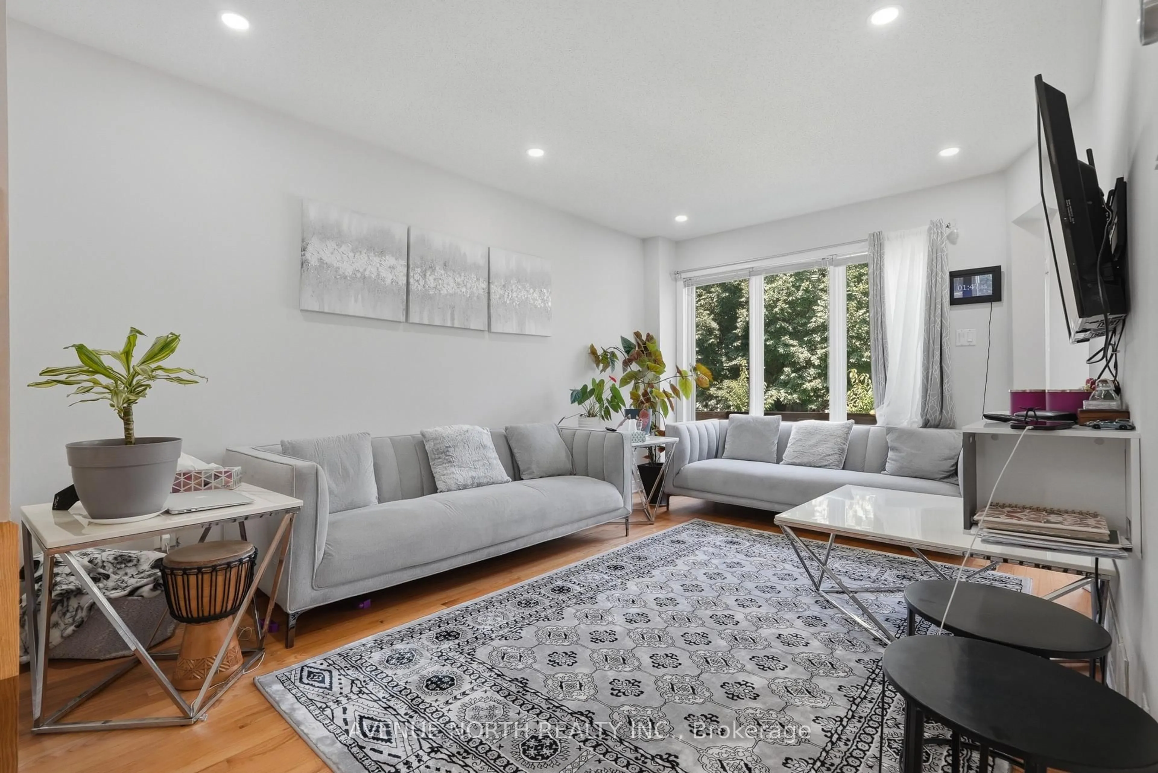 Living room with furniture, unknown for 276 Windhurst Dr, Ottawa Ontario K2G 6G9
