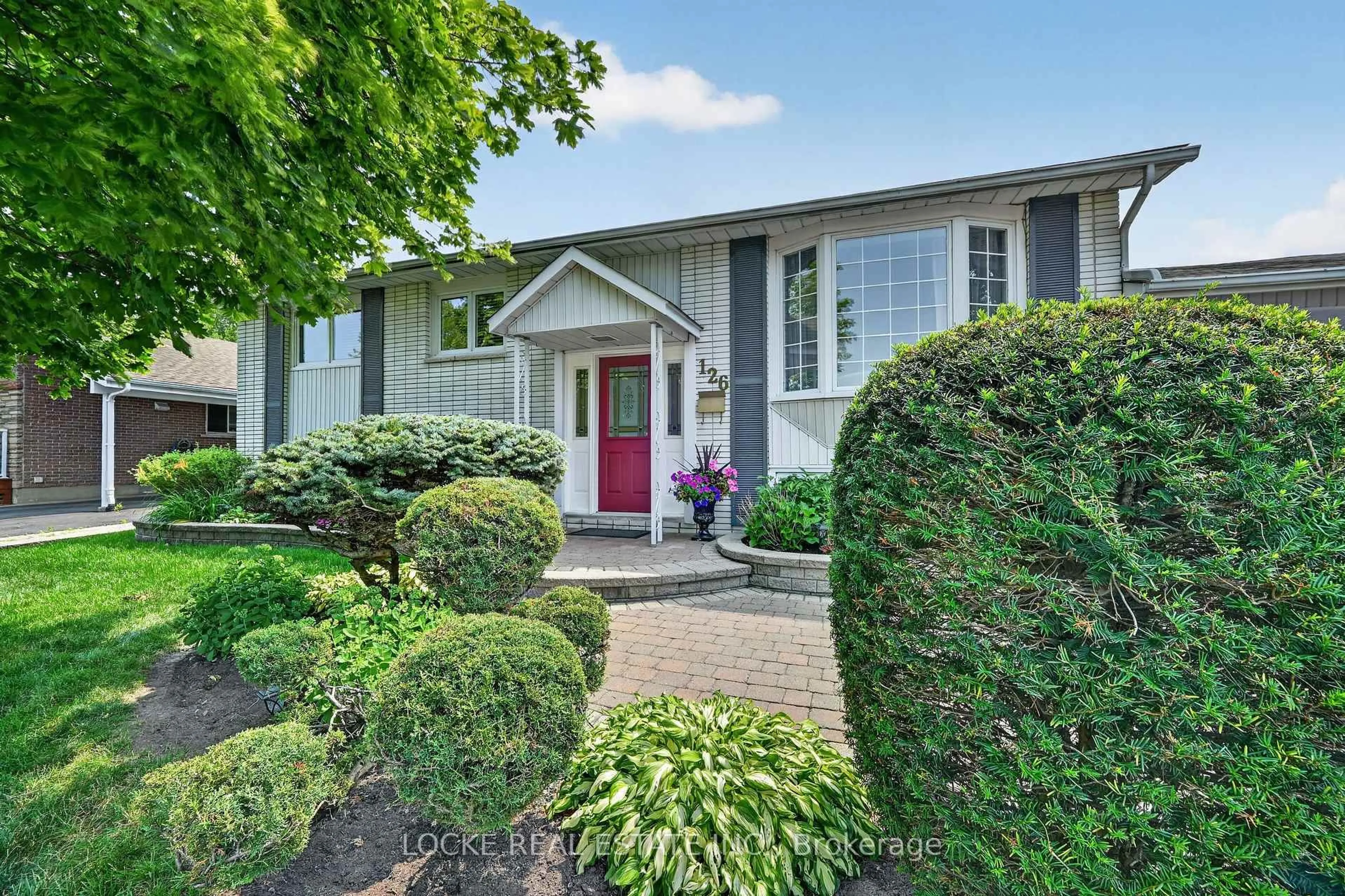 Unknown for 126 Juniper St, Orleans Ontario K1E 1A4