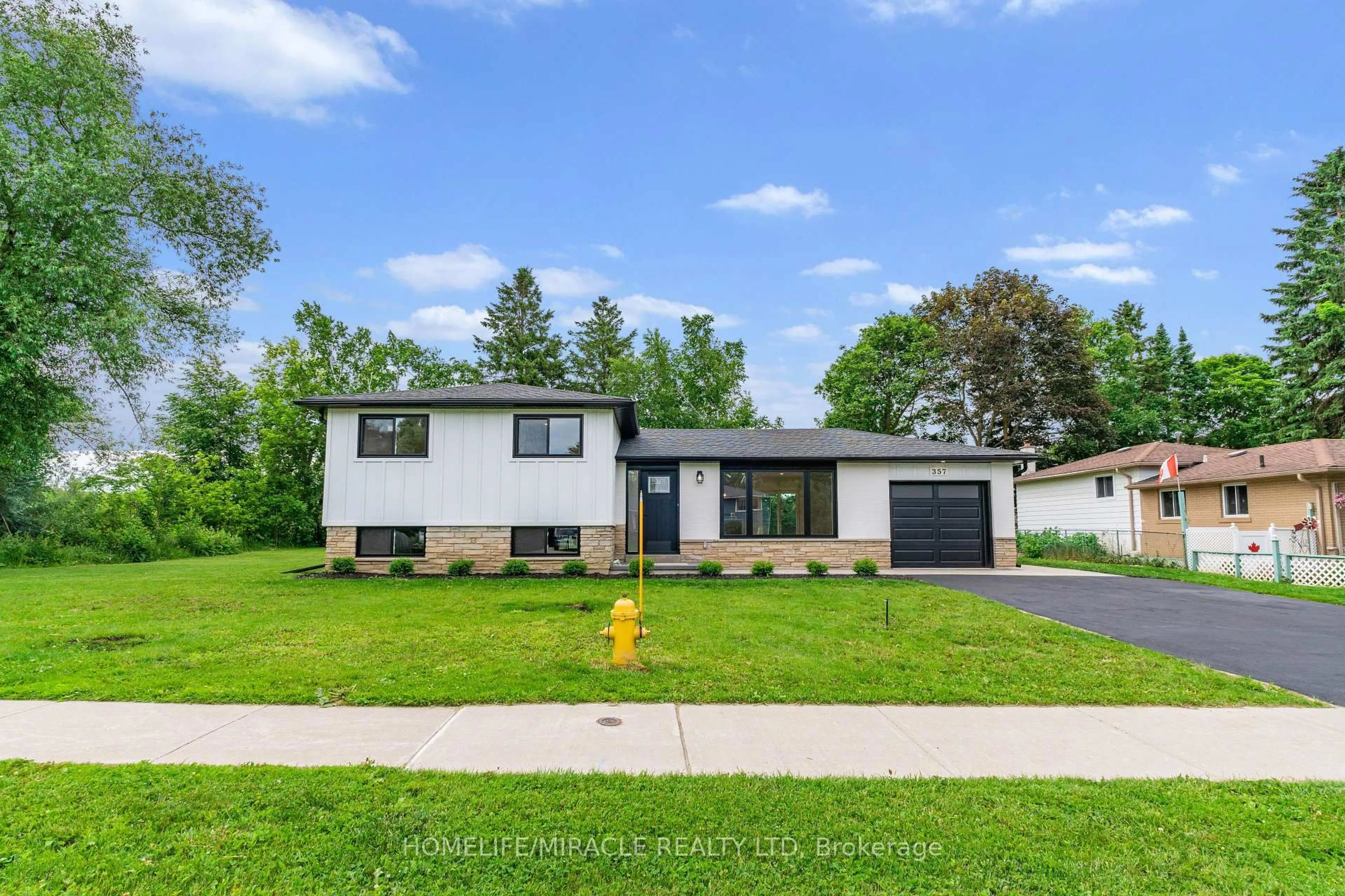 Home with vinyl exterior material, street for 357 Simon St, Shelburne Ontario L0N 1S4