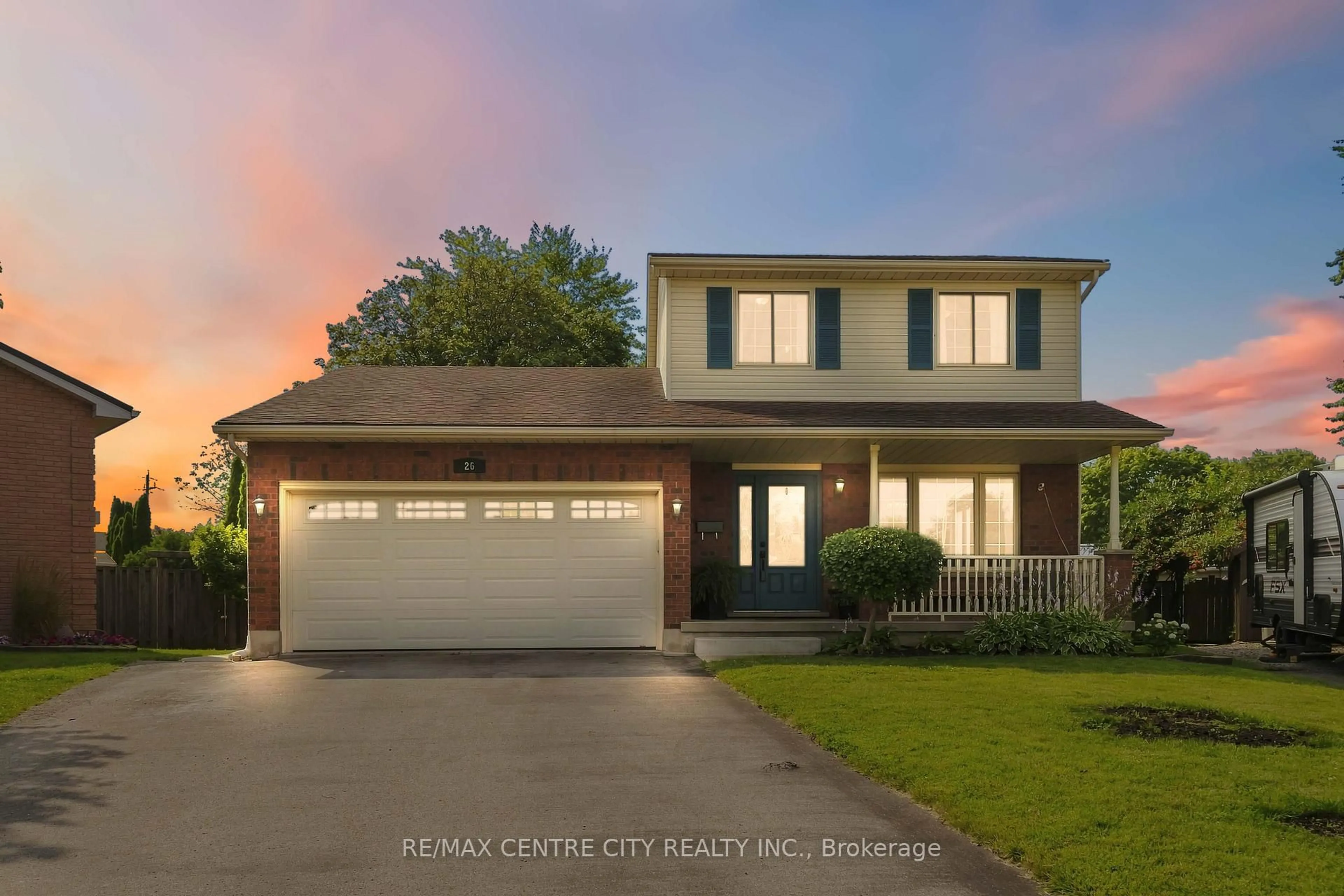 Home with vinyl exterior material, unknown for 26 Oldewood Cres, St. Thomas Ontario N5R 6B2