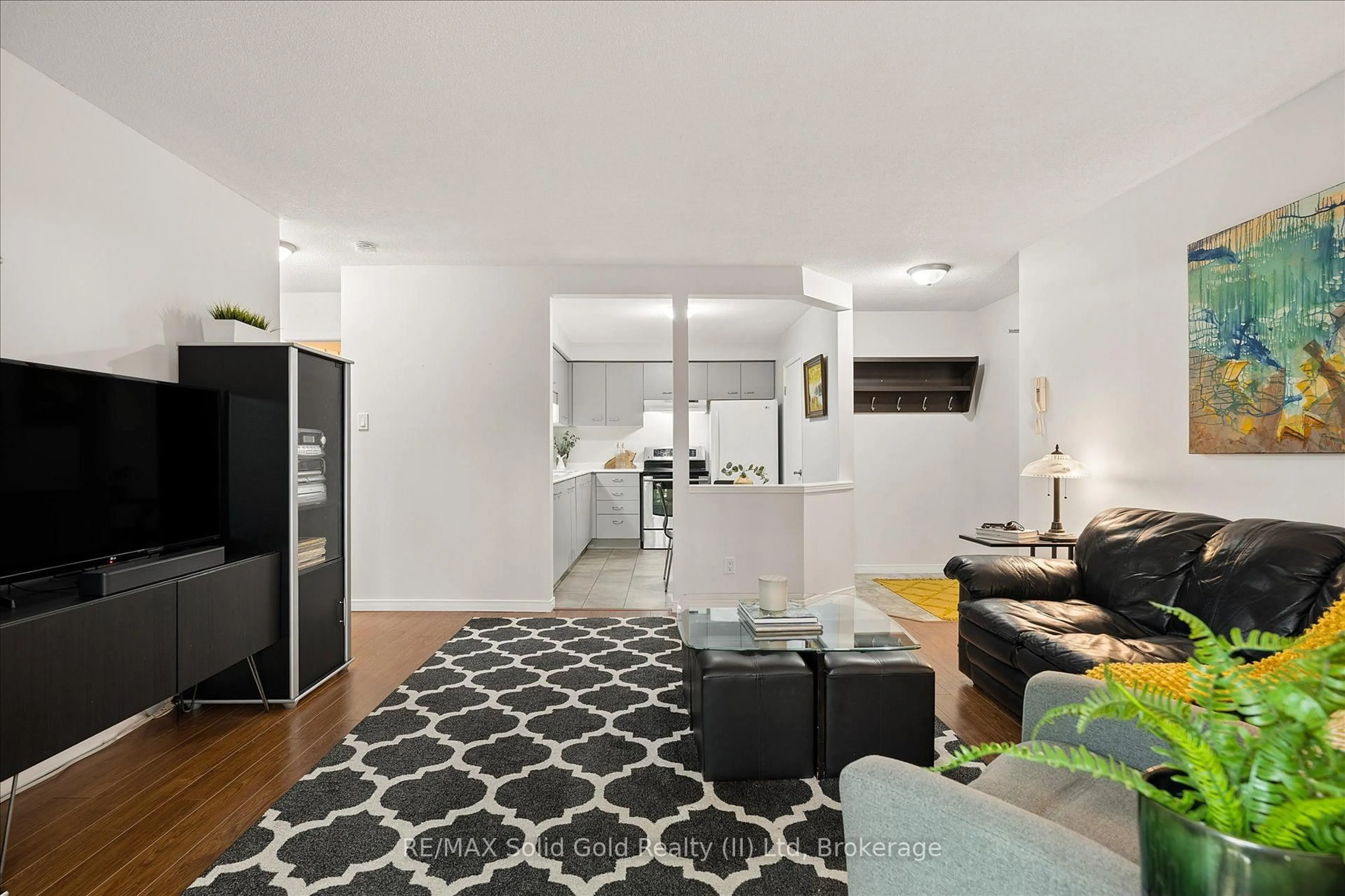 Unknown for 565 Greenfield Ave #912, Kitchener Ontario N2C 2P5
