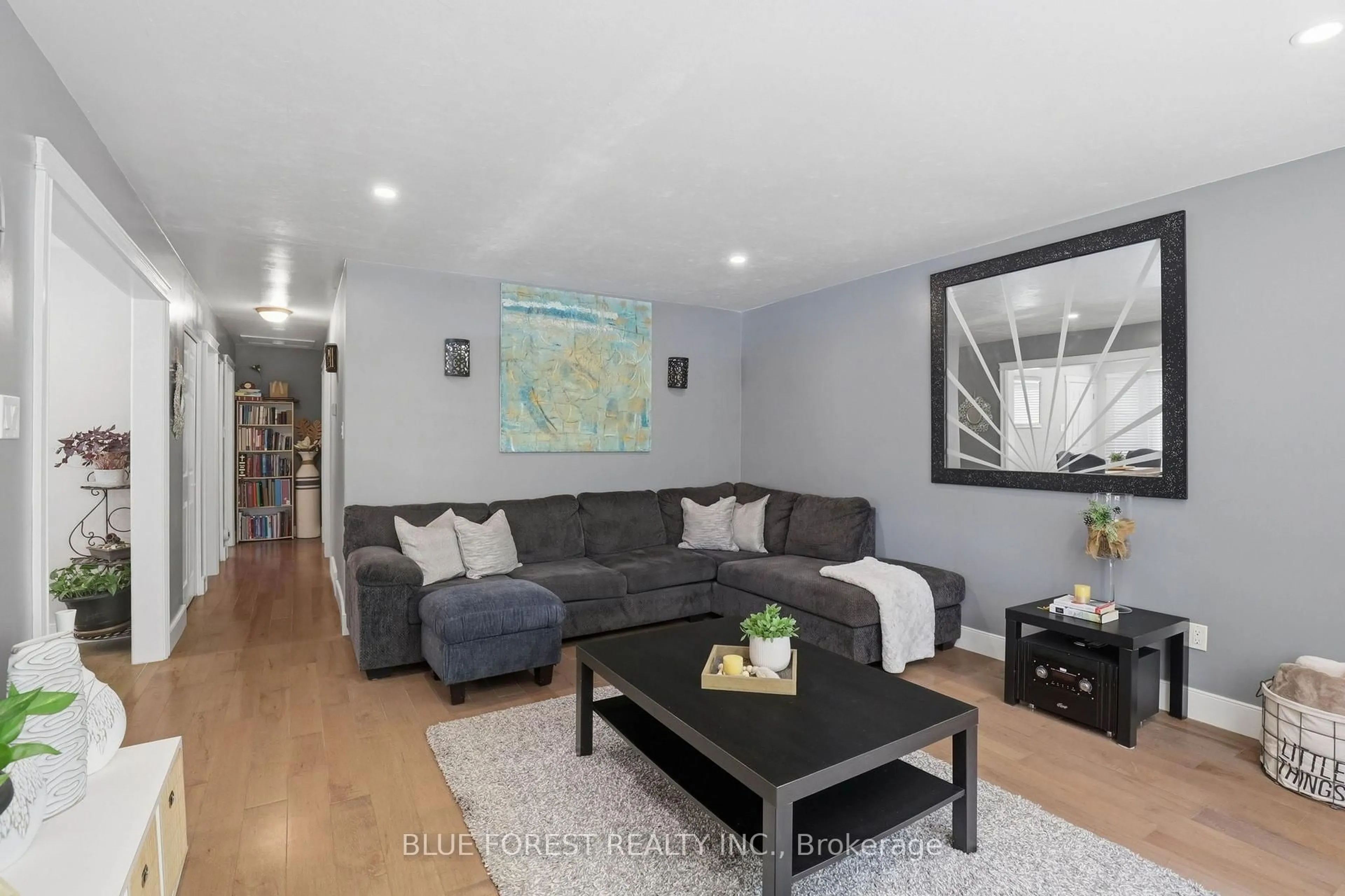 Living room with furniture, unknown for 11 Hillsborough Rd, London South Ontario N6J 2E7