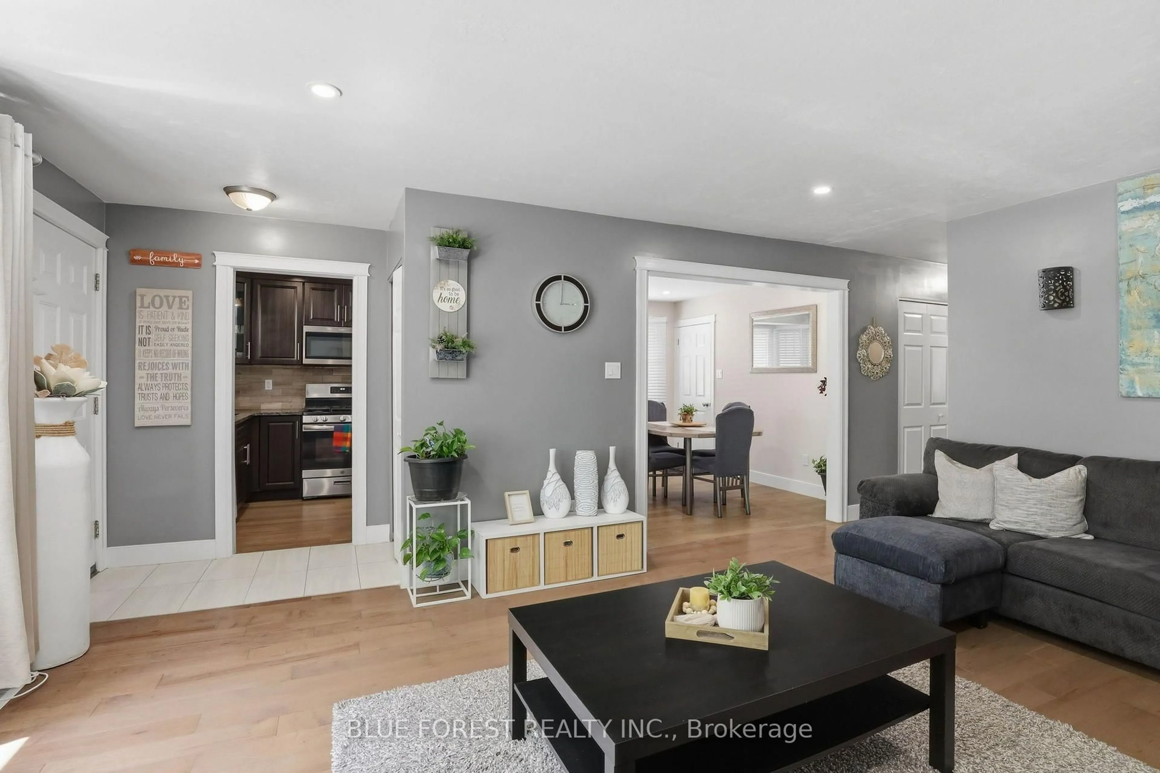 Living room with furniture, unknown for 11 Hillsborough Rd, London South Ontario N6J 2E7