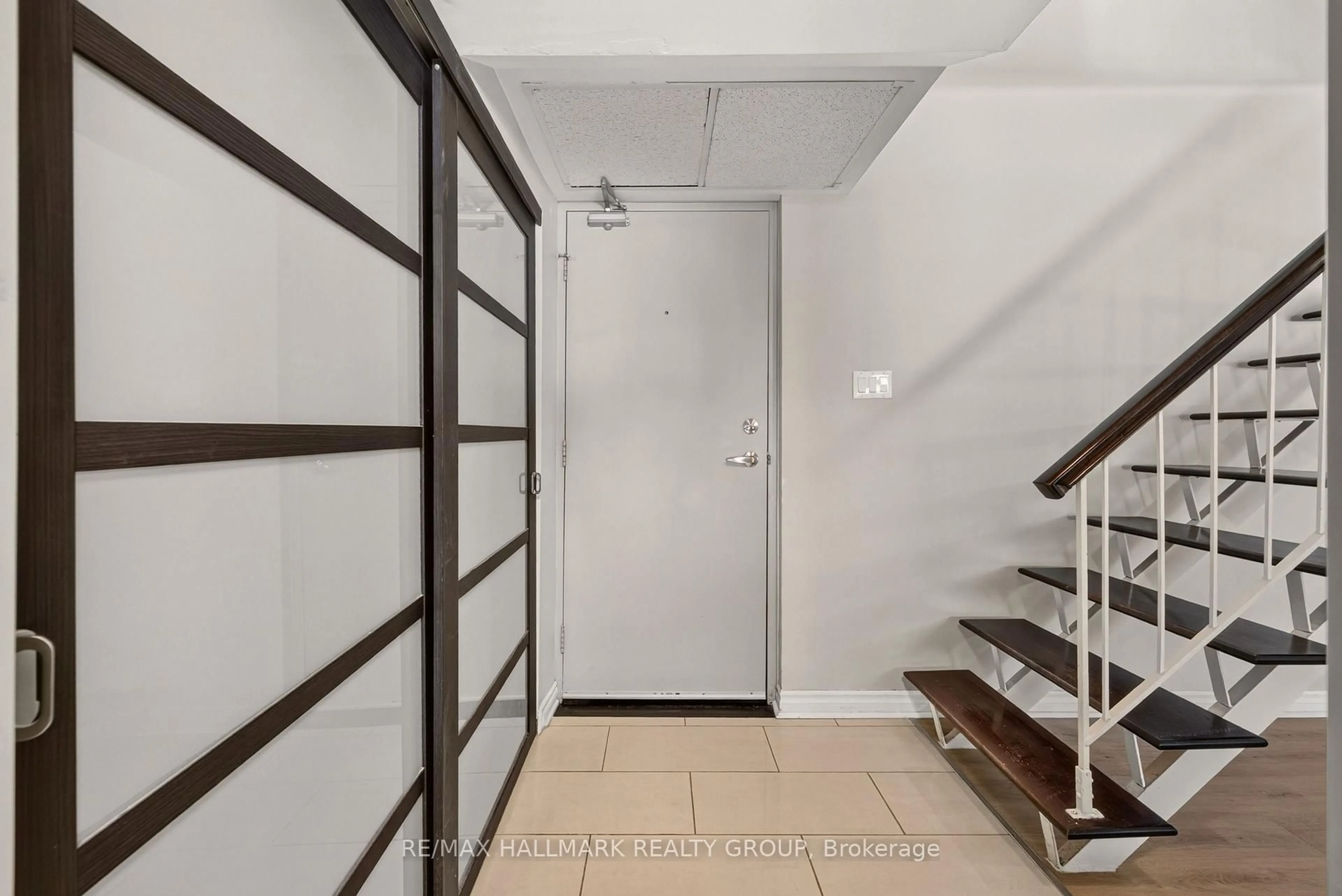 Unknown for 12 Corkstown Rd #103, Ottawa Ontario K2H 5B3