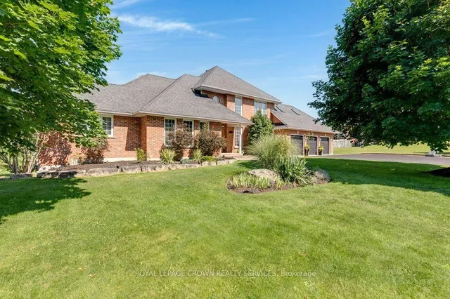 216 Red Maple Crt, North Dumfries 2