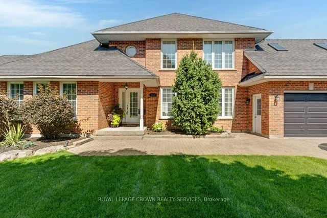 216 Red Maple Crt, North Dumfries 3
