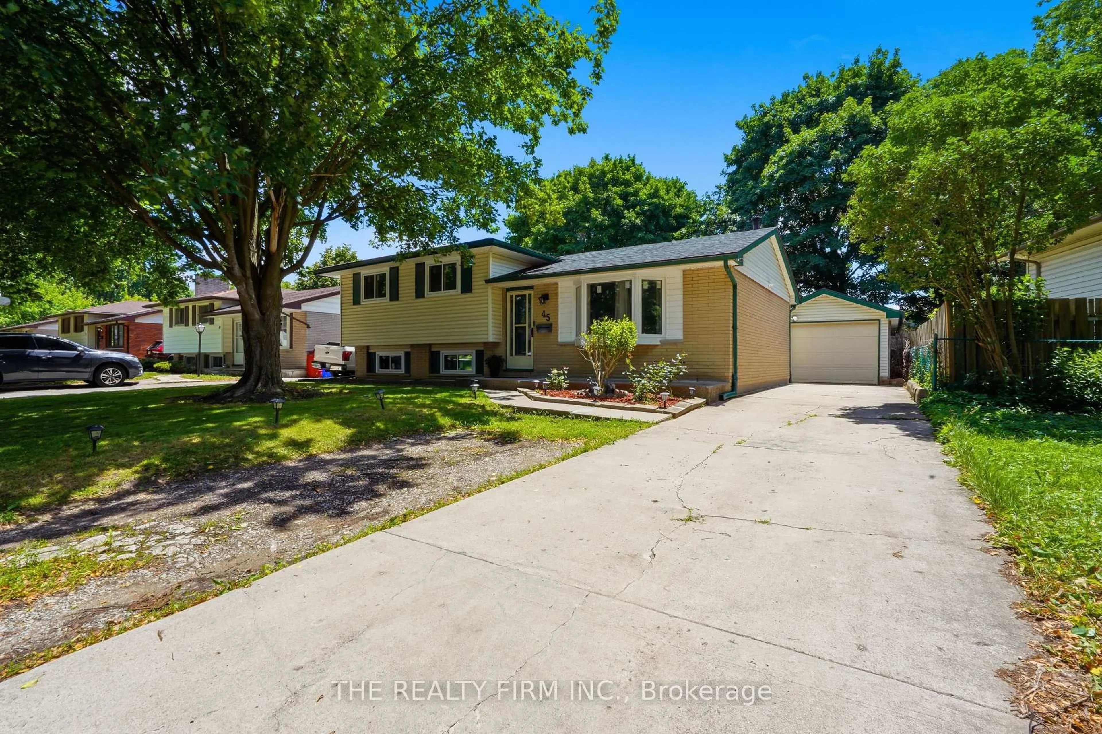 Unknown for 45 Amy Cres, London East Ontario N5Y 4A5
