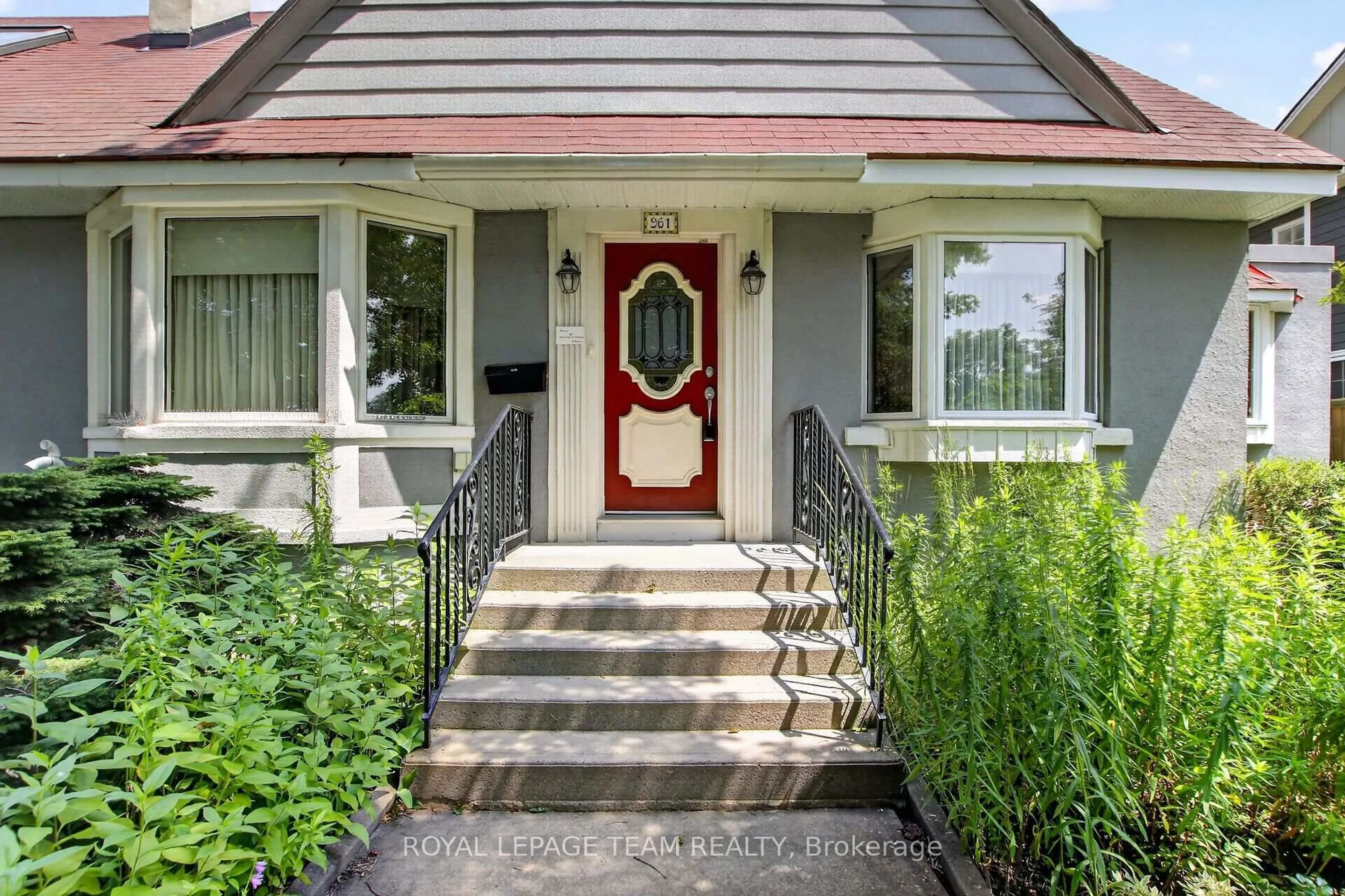 Unknown for 961 Kingsmere Ave, Ottawa Ontario K2A 3K3