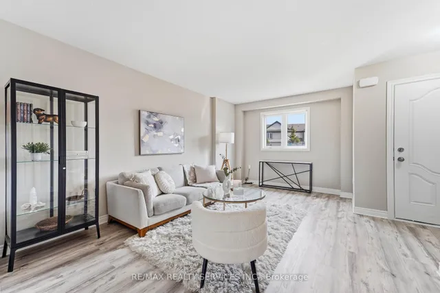 7768 Ascot Circ #5, Niagara Falls 5