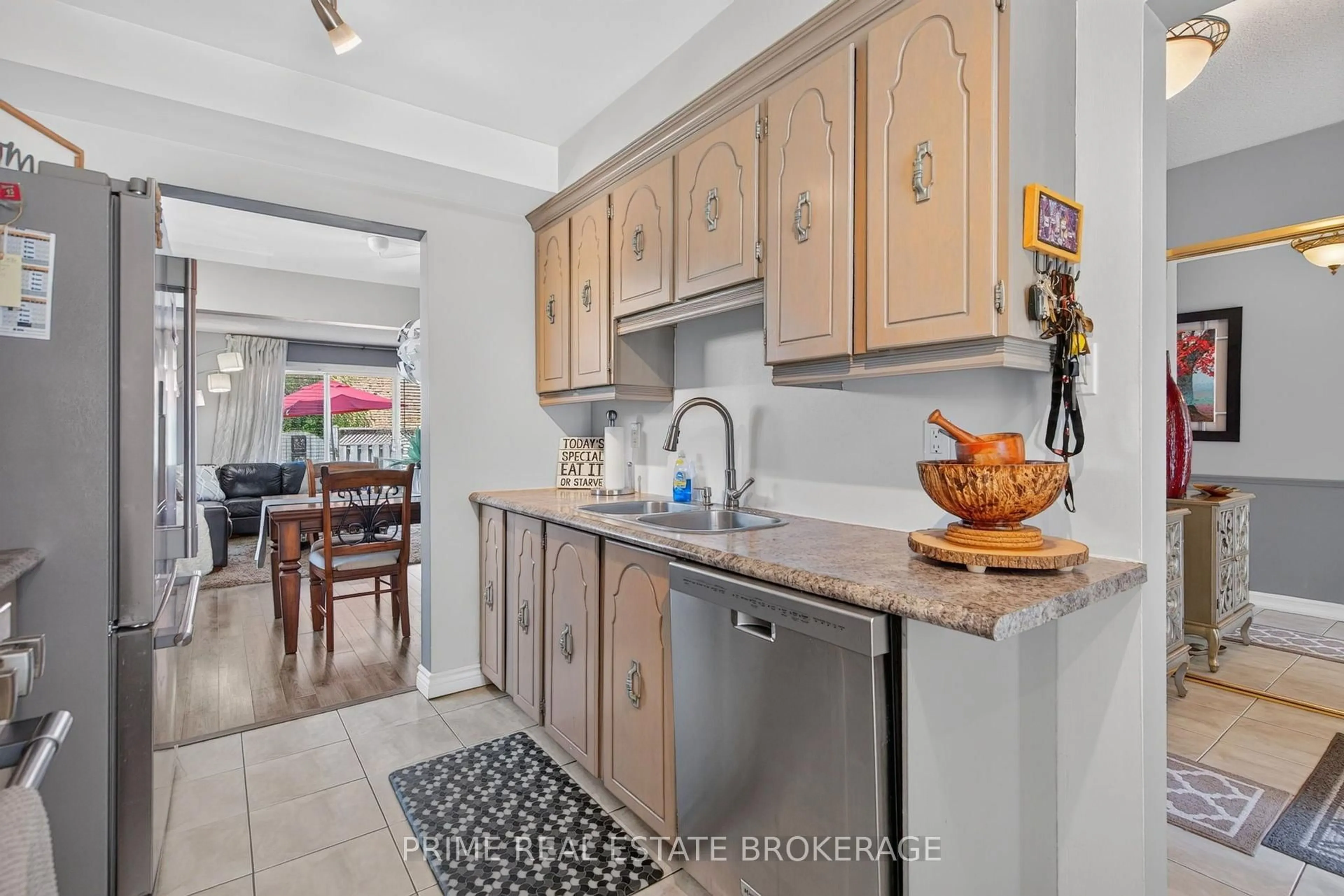 Open concept kitchen, ceramic/tile floor for 500 Osgoode Dr #122, London South Ontario N6E 2G9